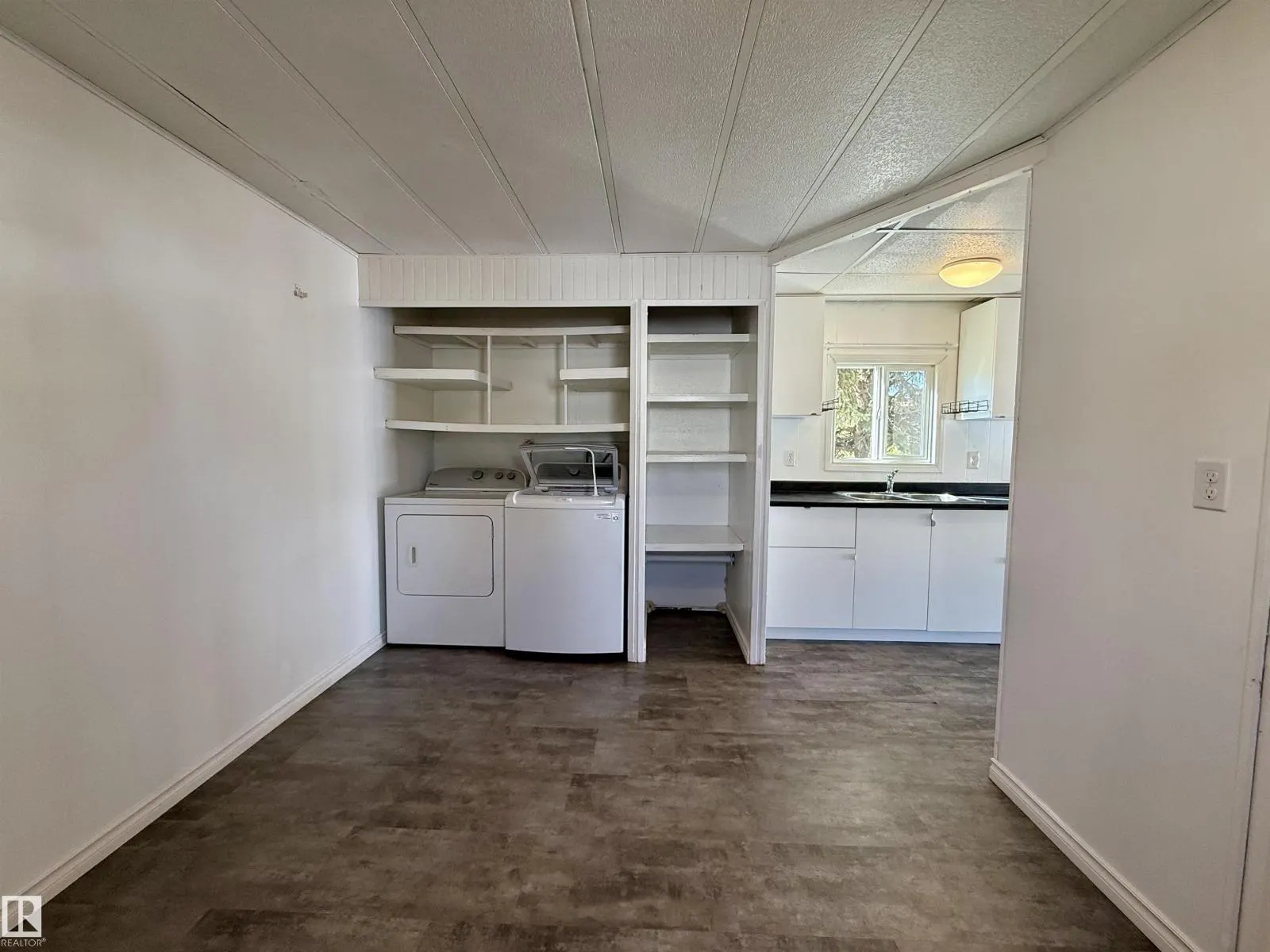 #147 305 Calahoo RD
