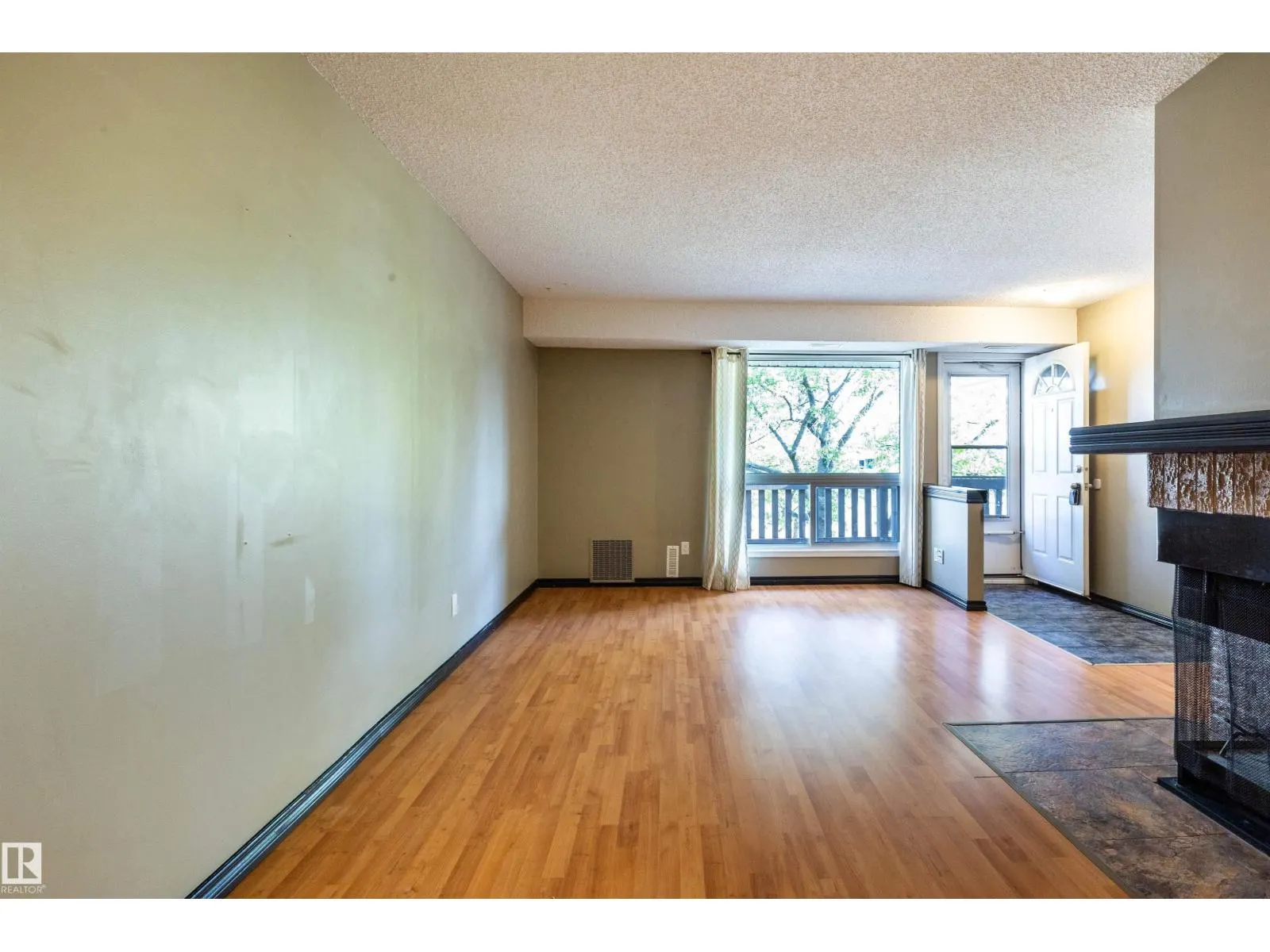 1112 SADDLEBACK RD NW