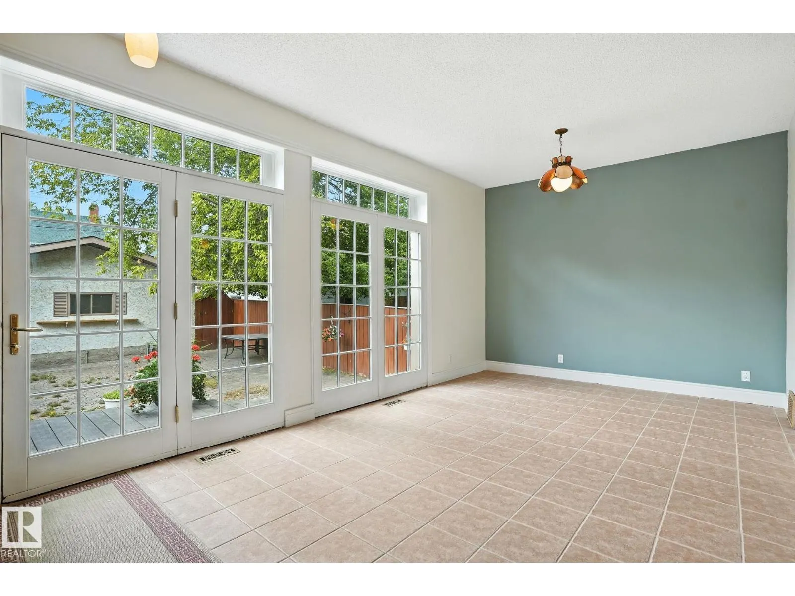 10416 126 ST NW