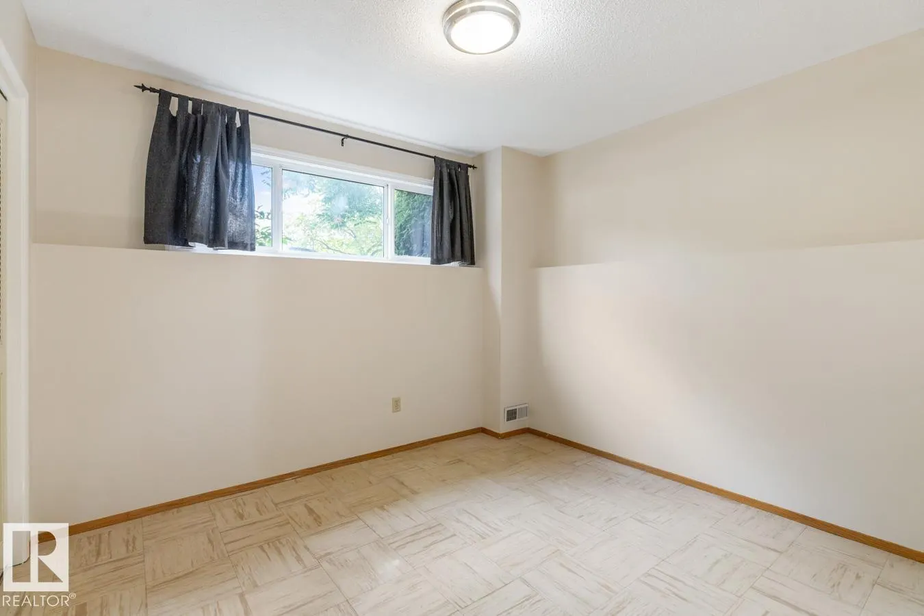 11103 34 ST NW