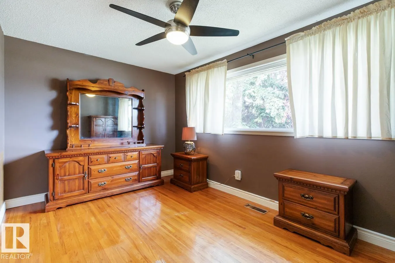 11103 34 ST NW