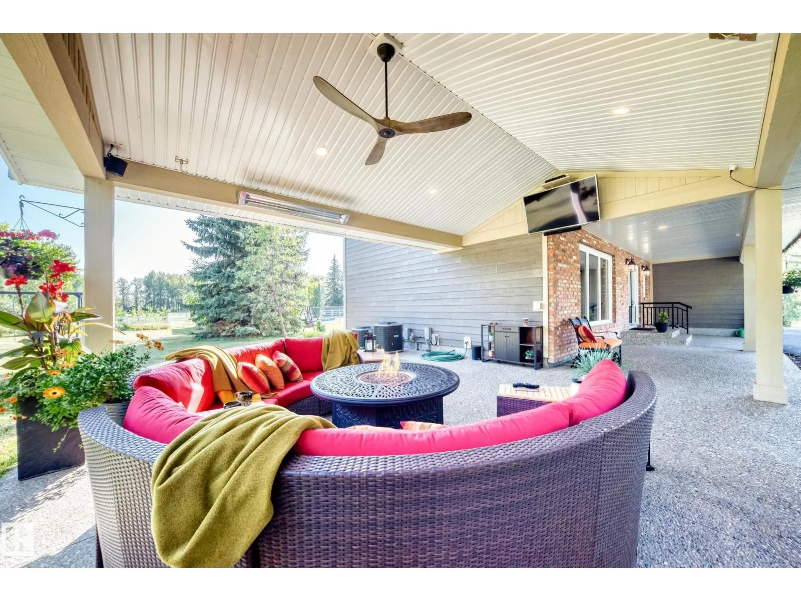 #24 51514 RGE ROAD 261