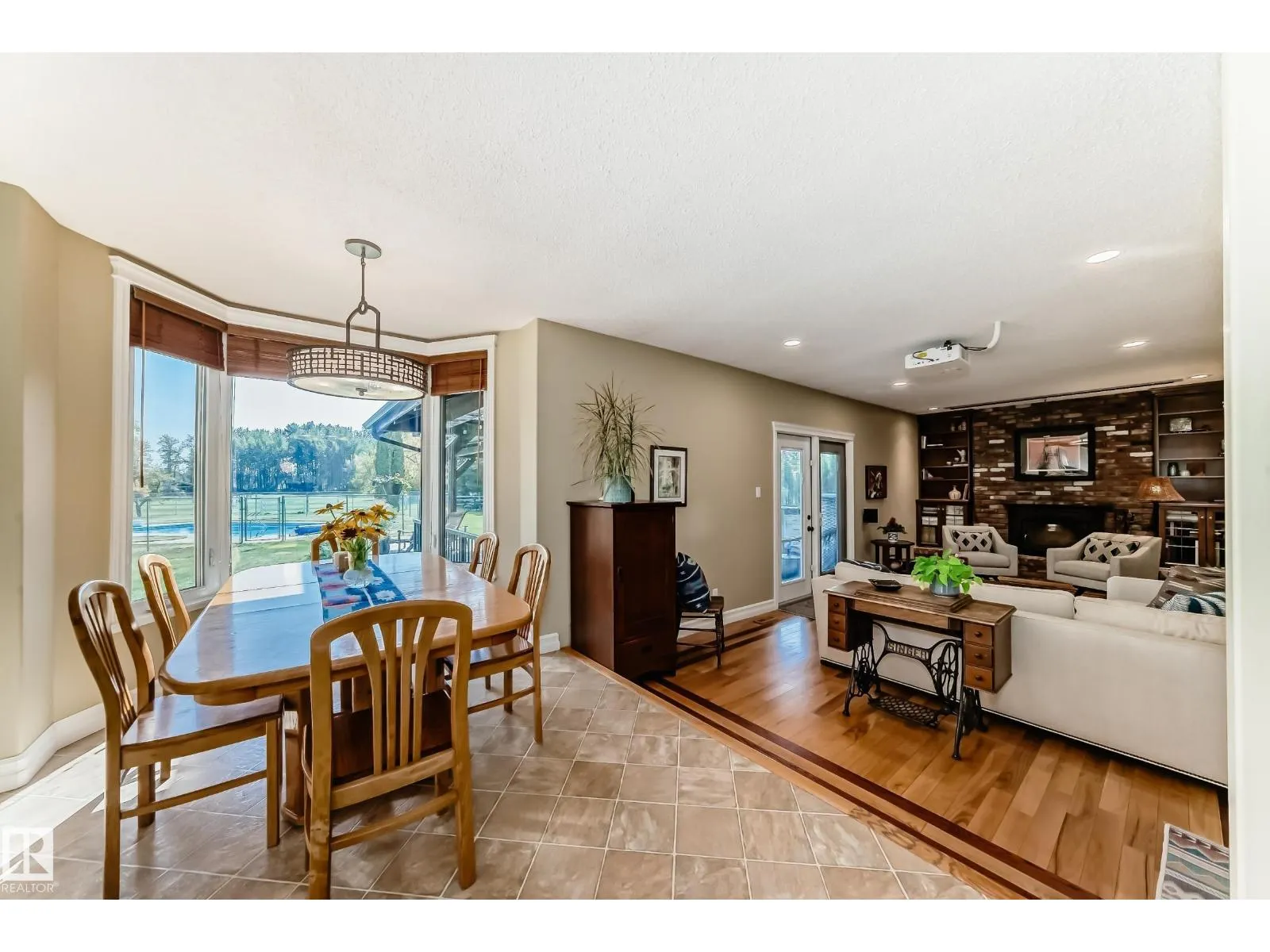 #24 51514 RGE ROAD 261