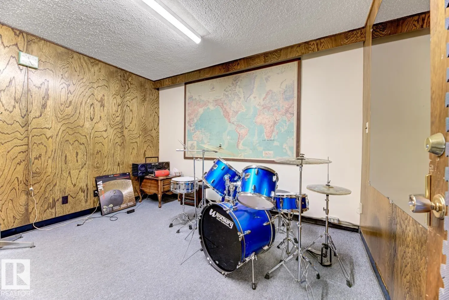 10848 82 AV NW