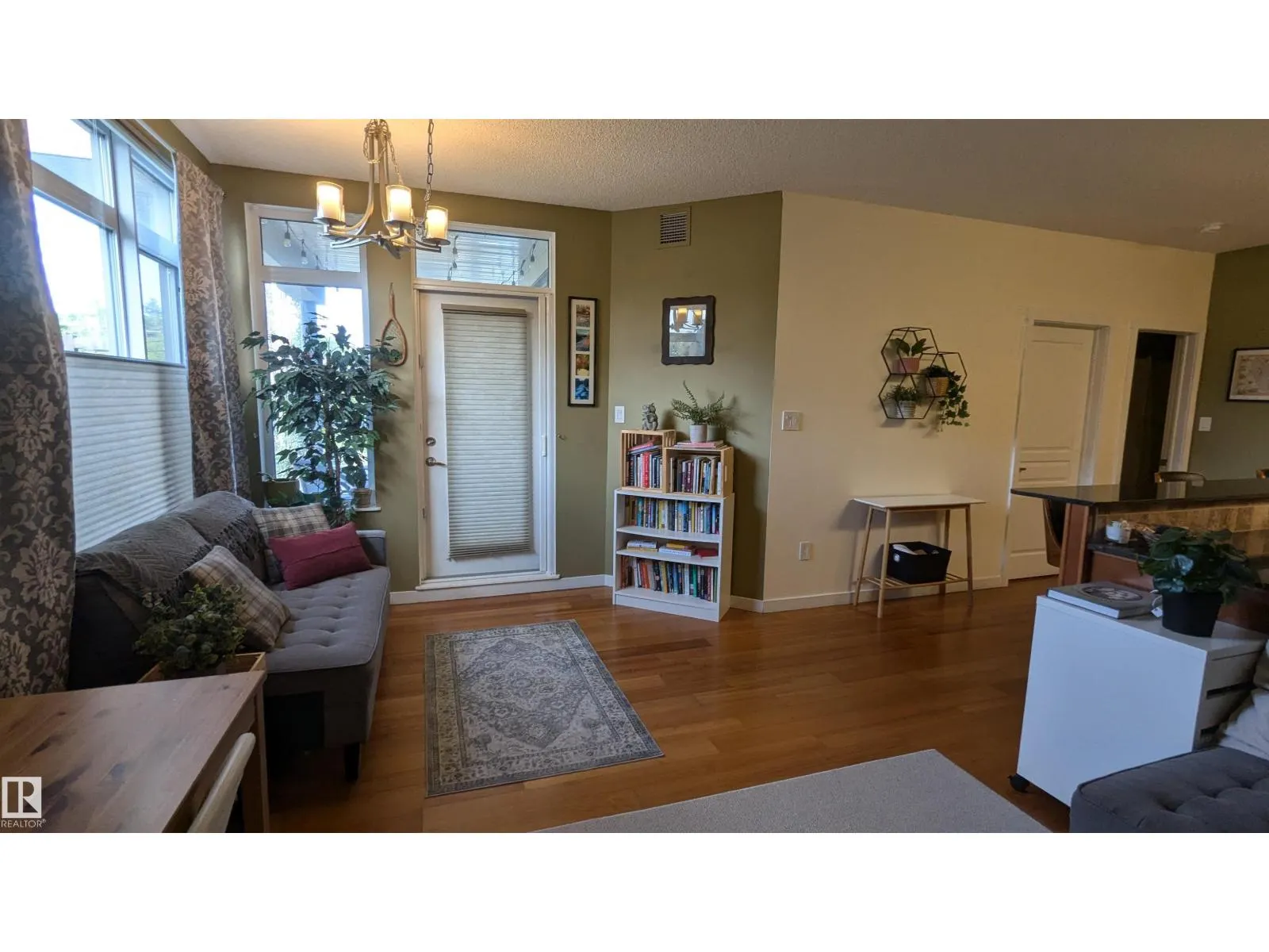 #203 11140 68 AV NW