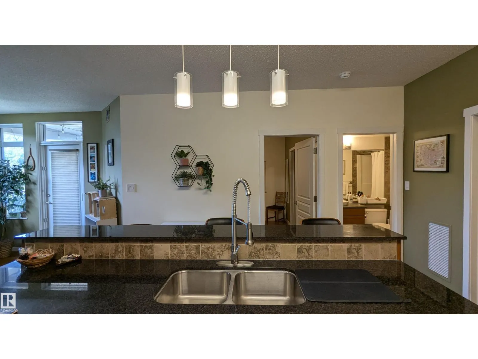 #203 11140 68 AV NW