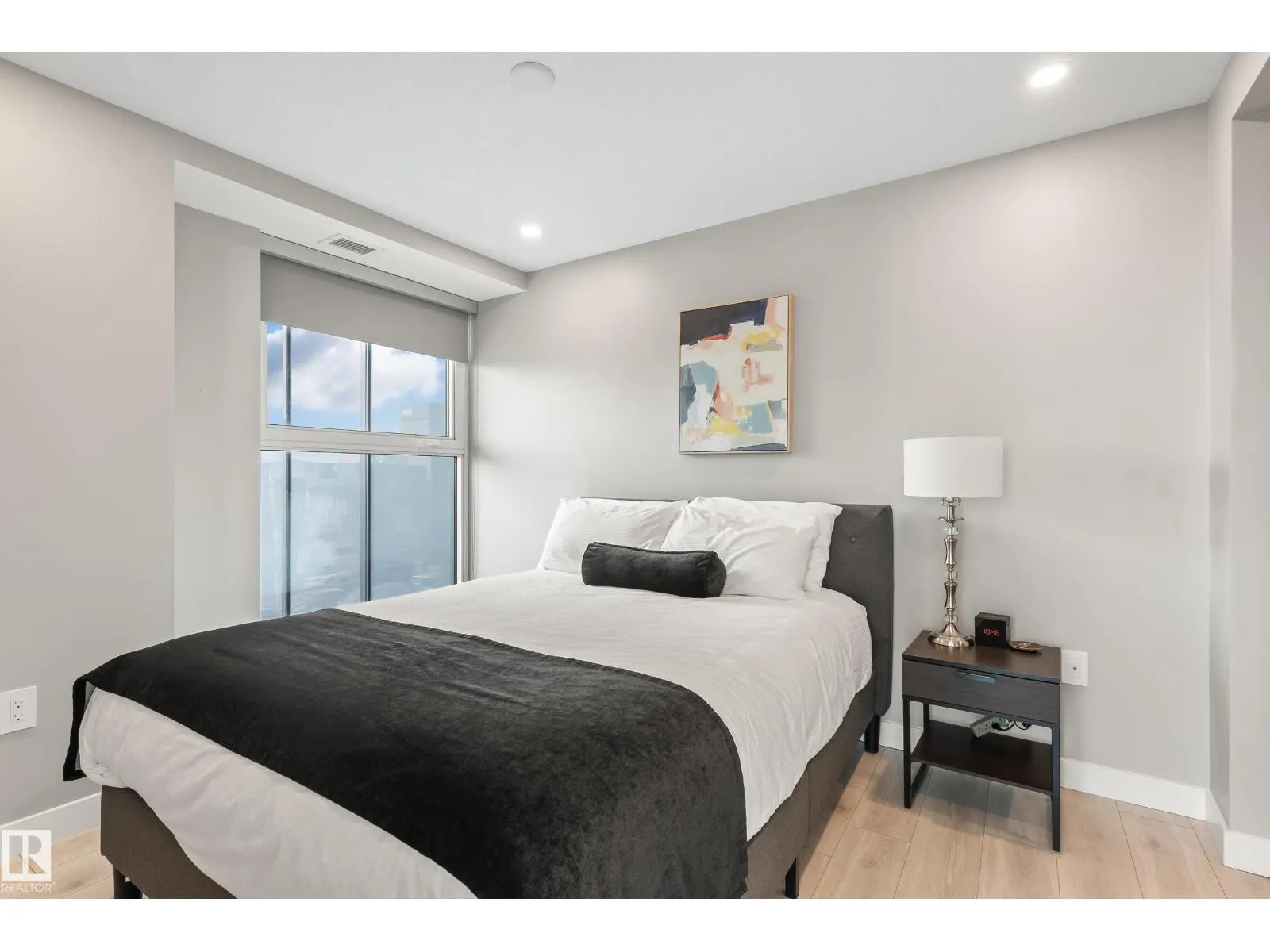 #2303 10180 103 ST NW