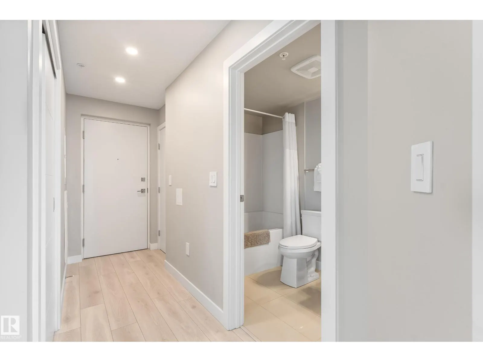 #2303 10180 103 ST NW
