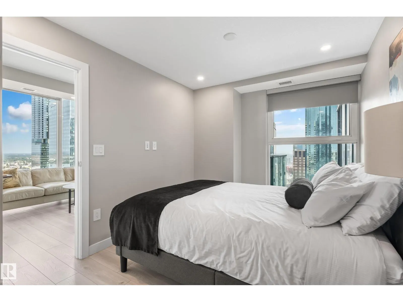 #2303 10180 103 ST NW