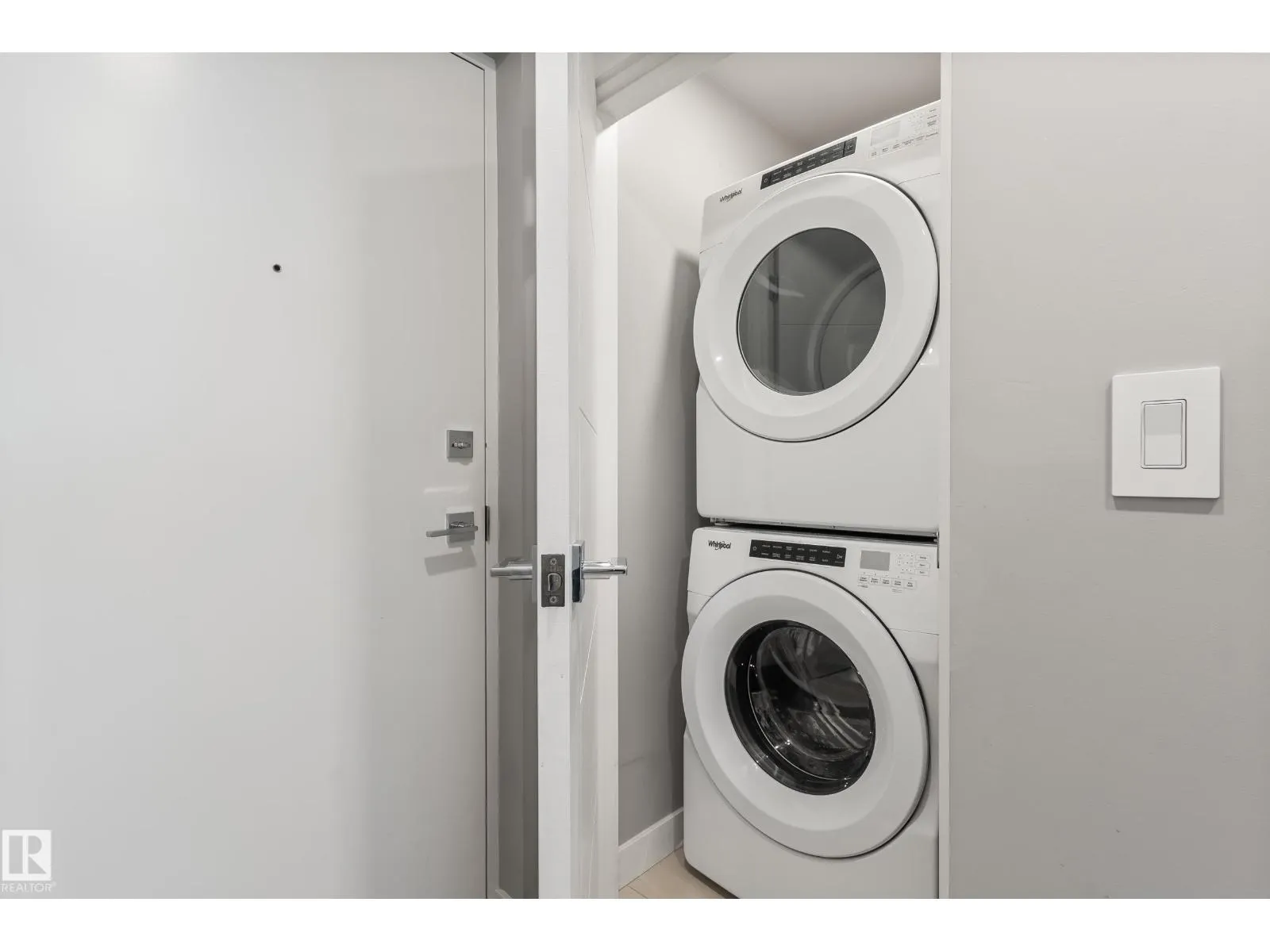 #2303 10180 103 ST NW