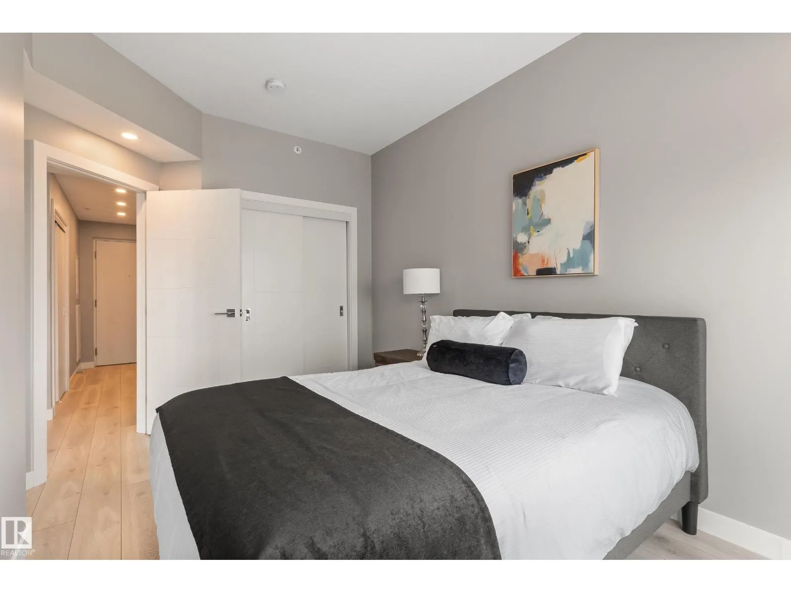 #2303 10180 103 ST NW
