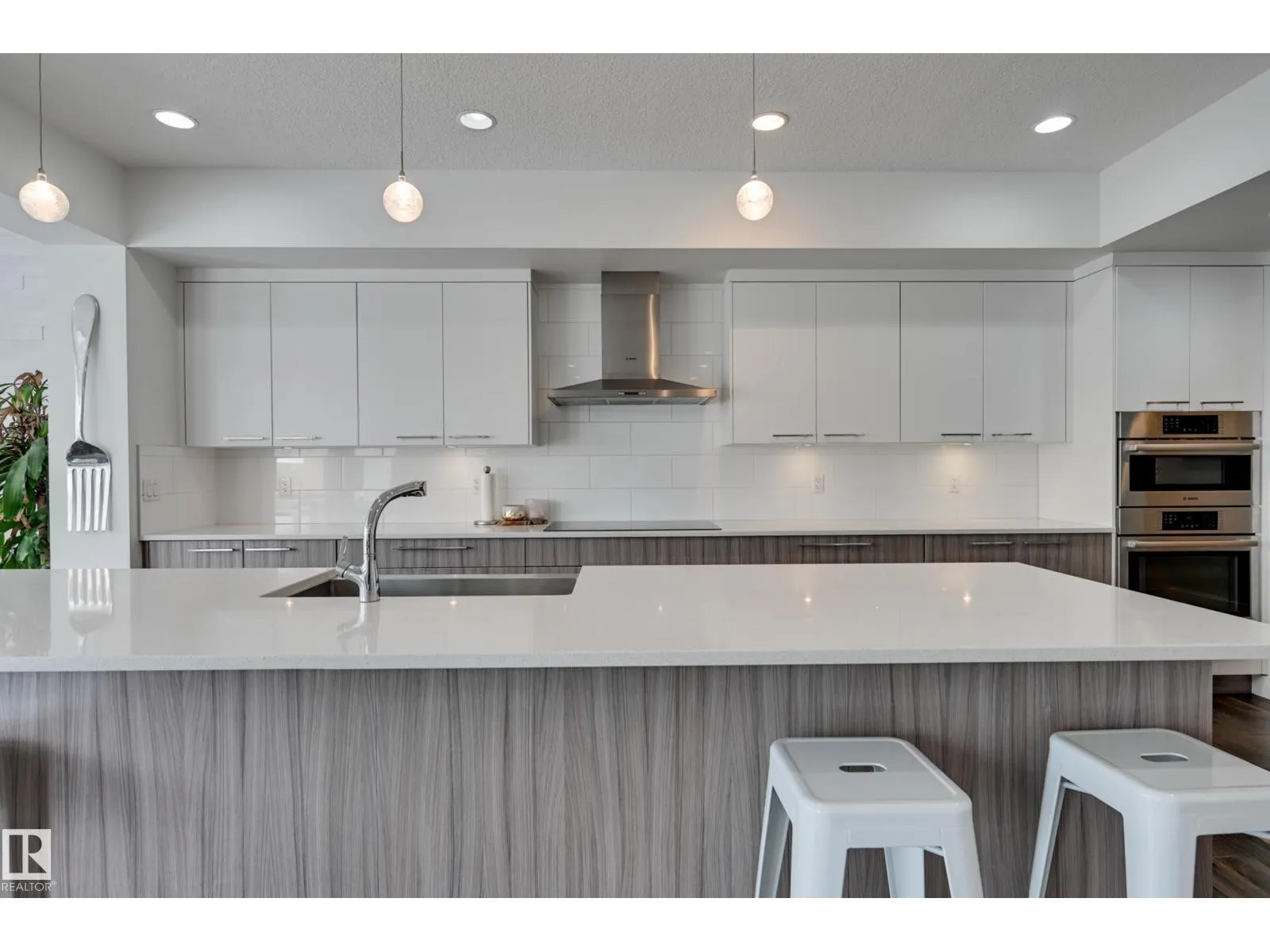 1311 HAINSTOCK WY SW