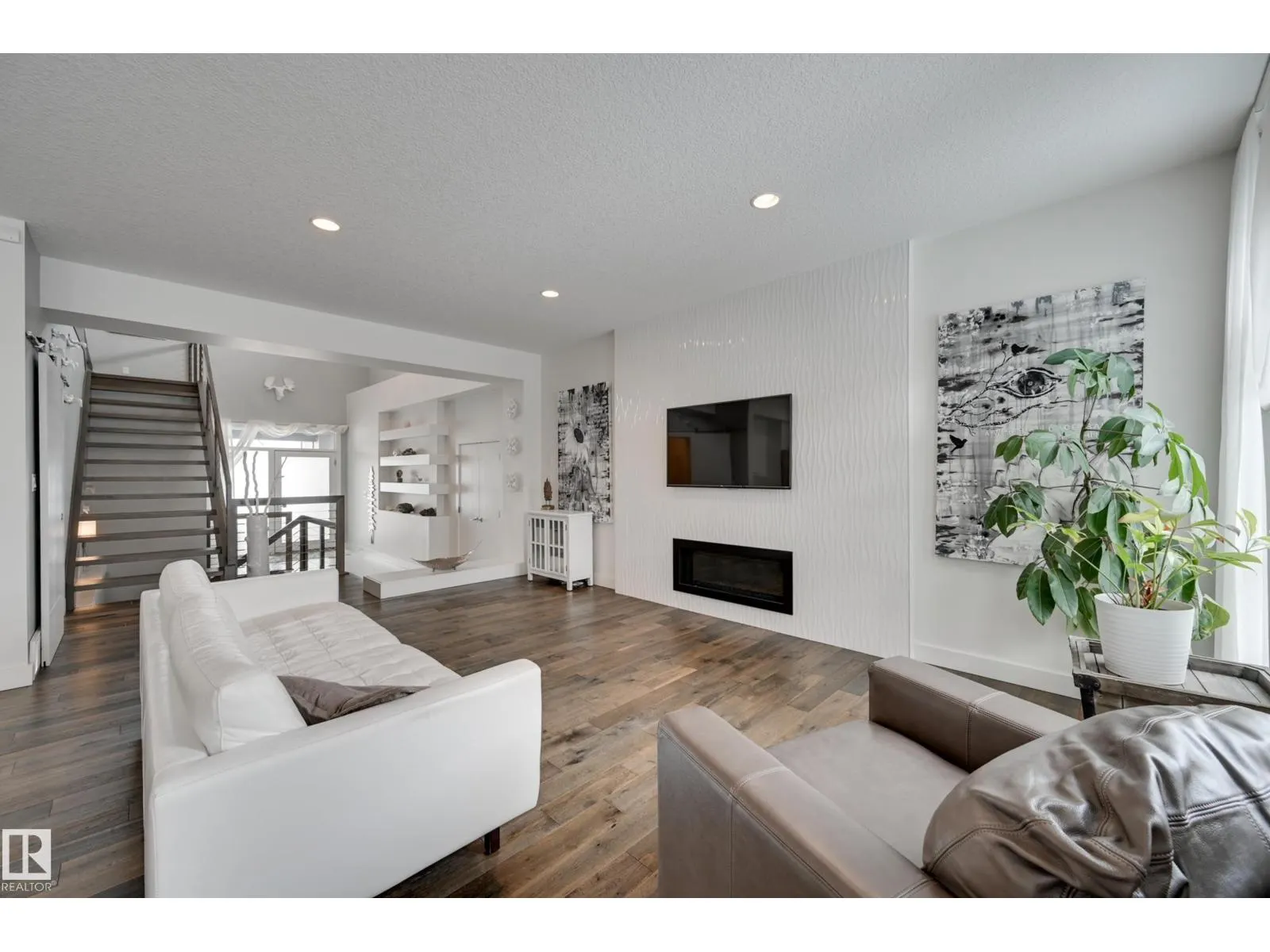 1311 HAINSTOCK WY SW