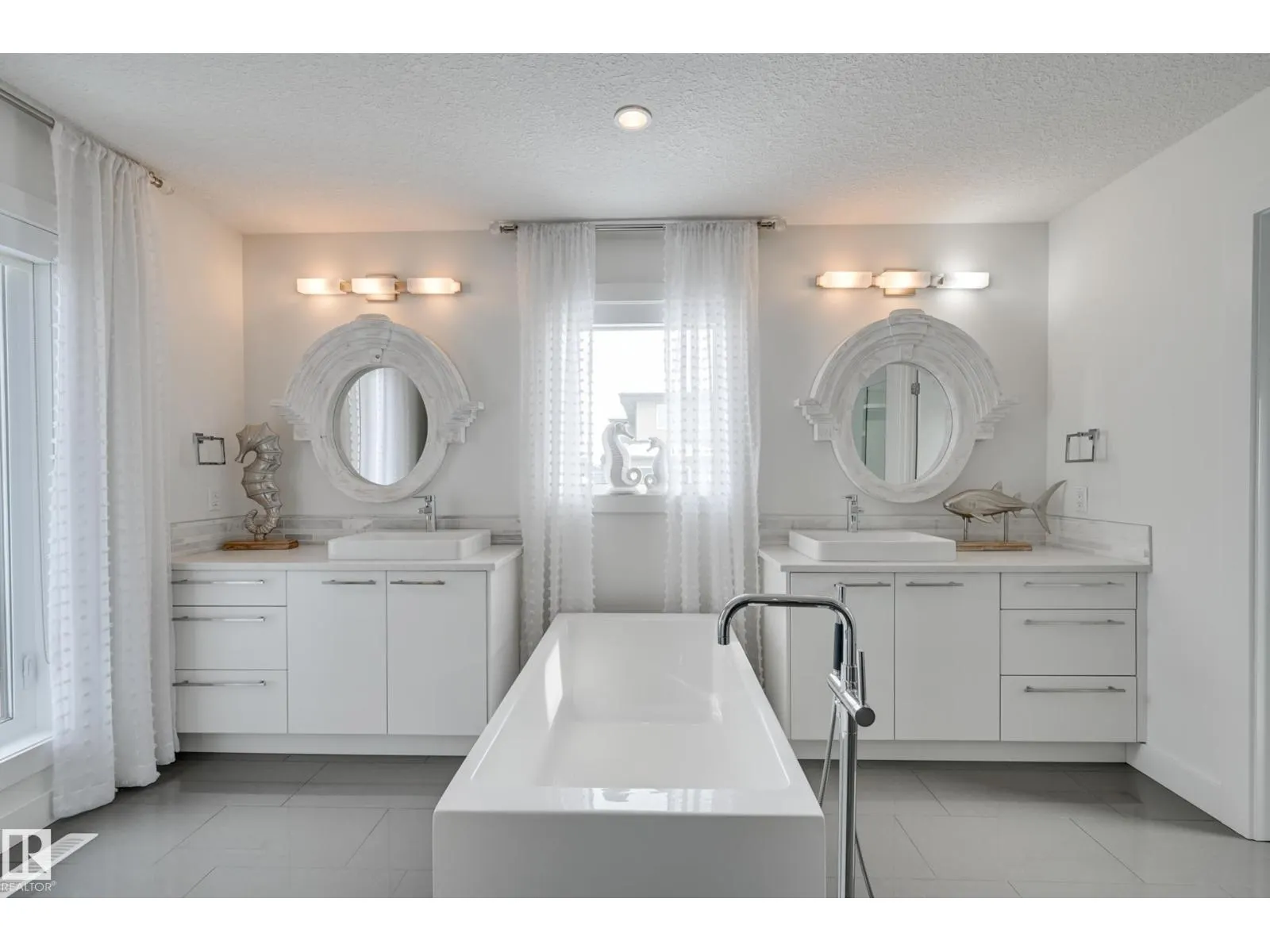 1311 HAINSTOCK WY SW
