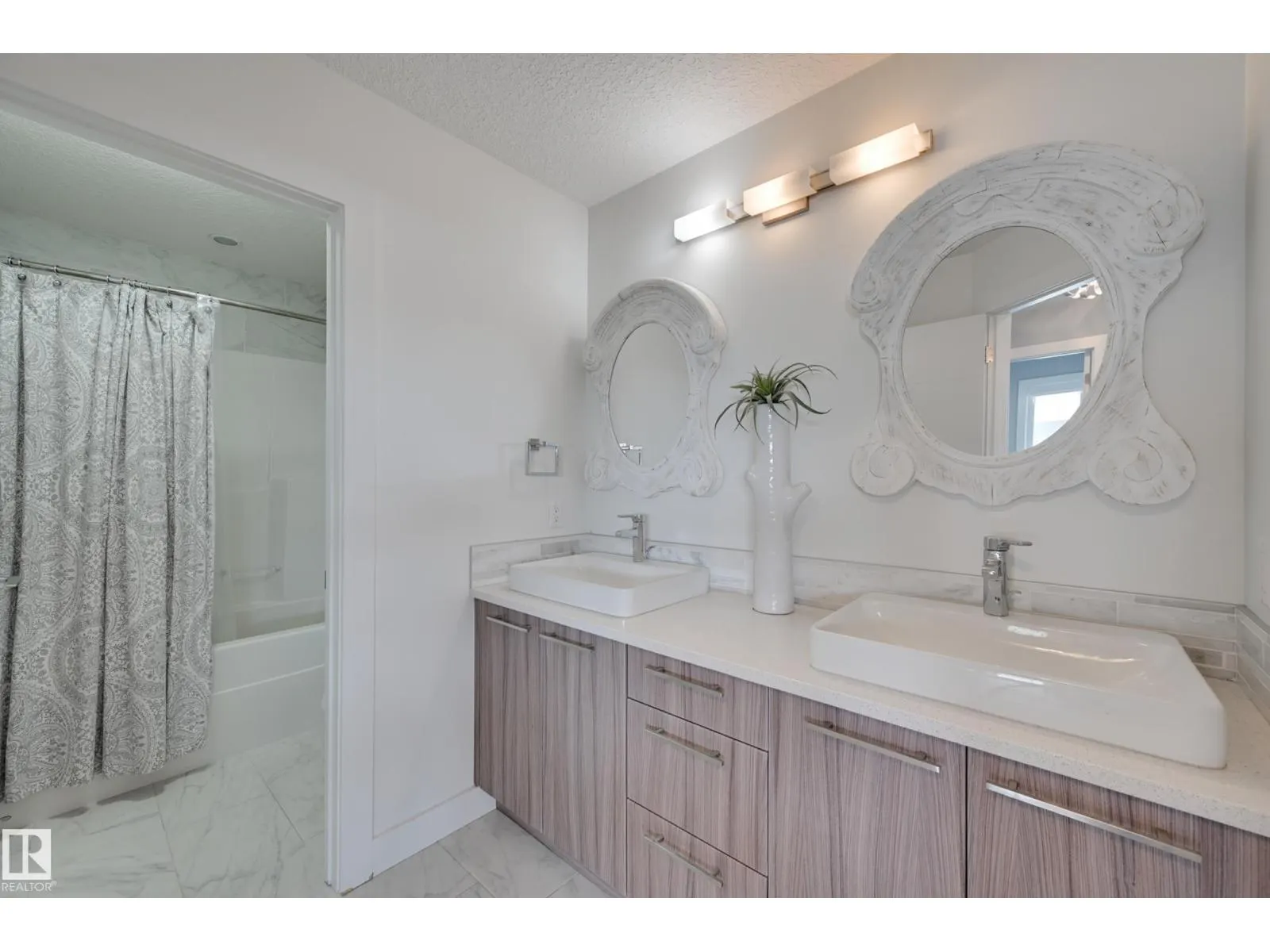 1311 HAINSTOCK WY SW