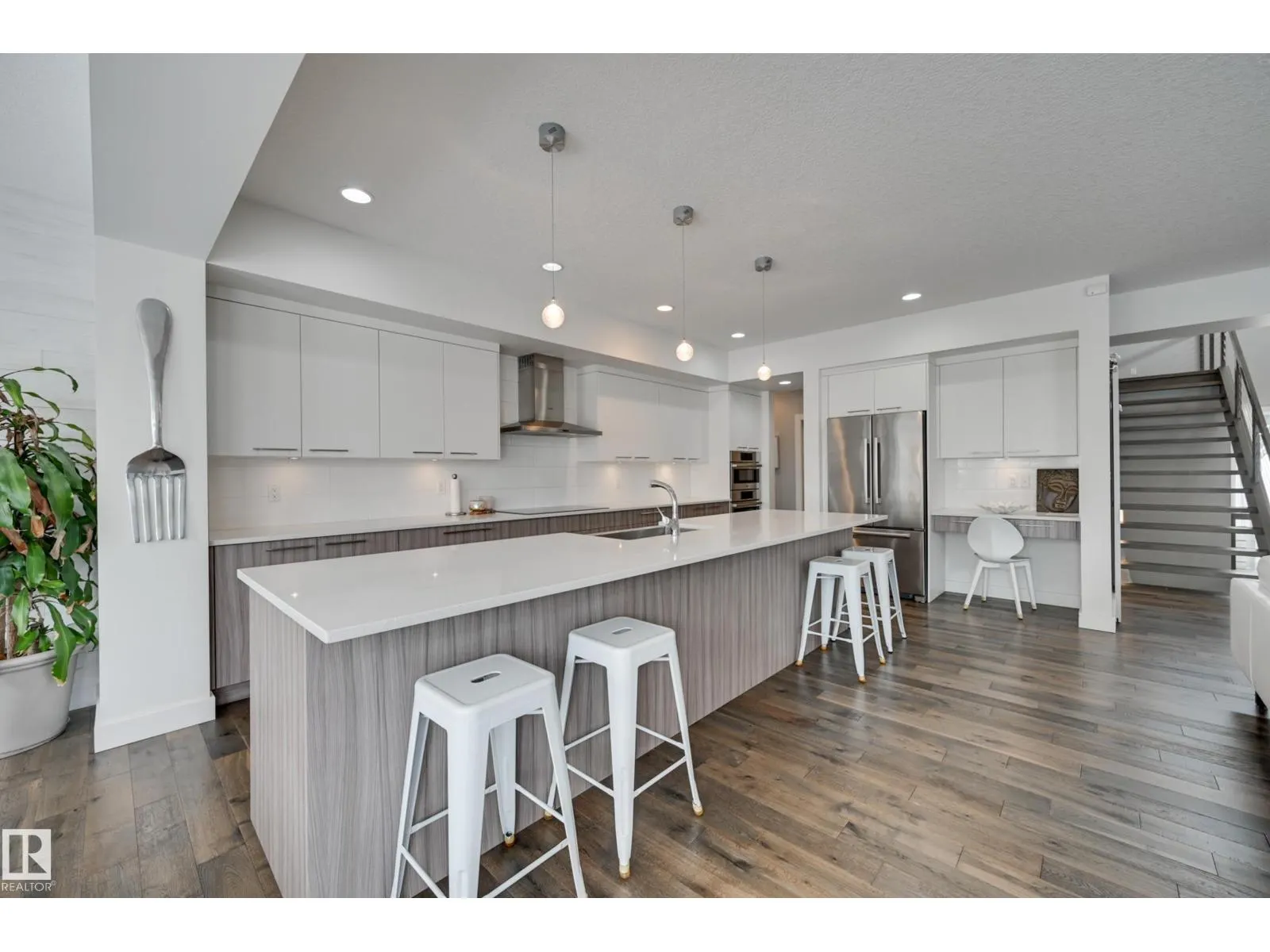1311 HAINSTOCK WY SW