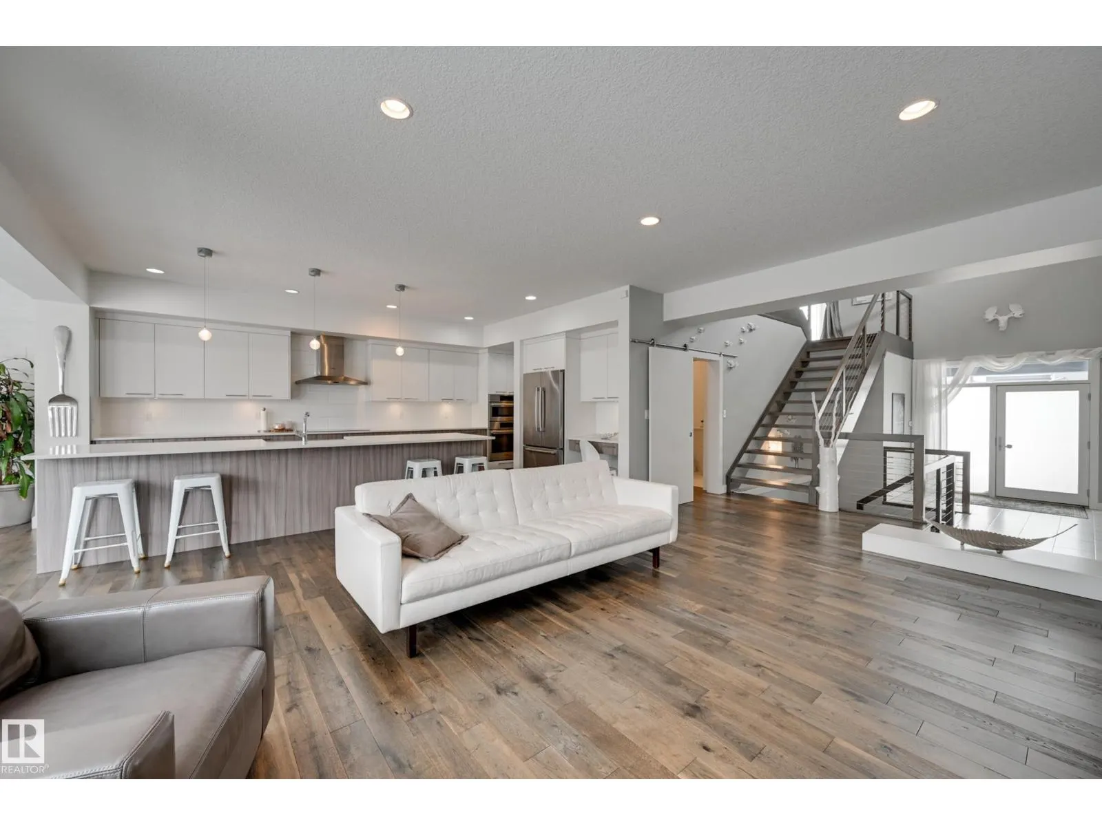 1311 HAINSTOCK WY SW