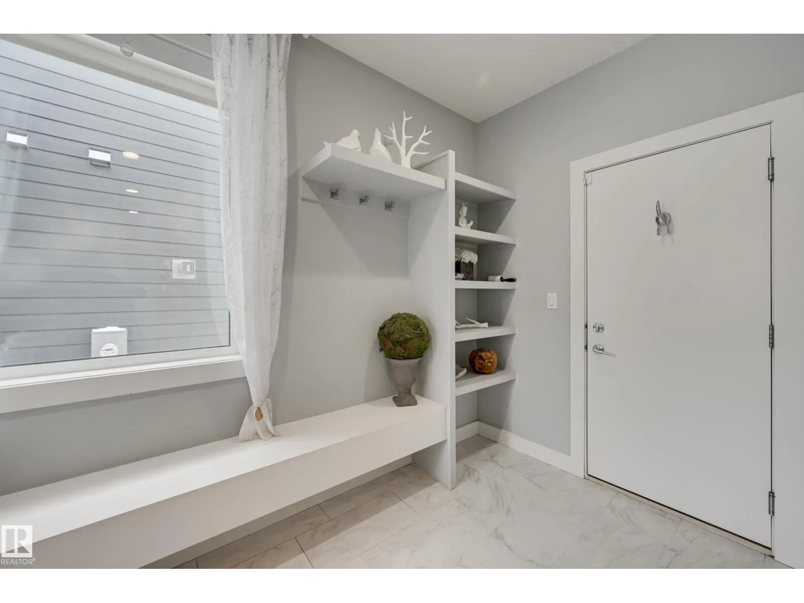 1311 HAINSTOCK WY SW