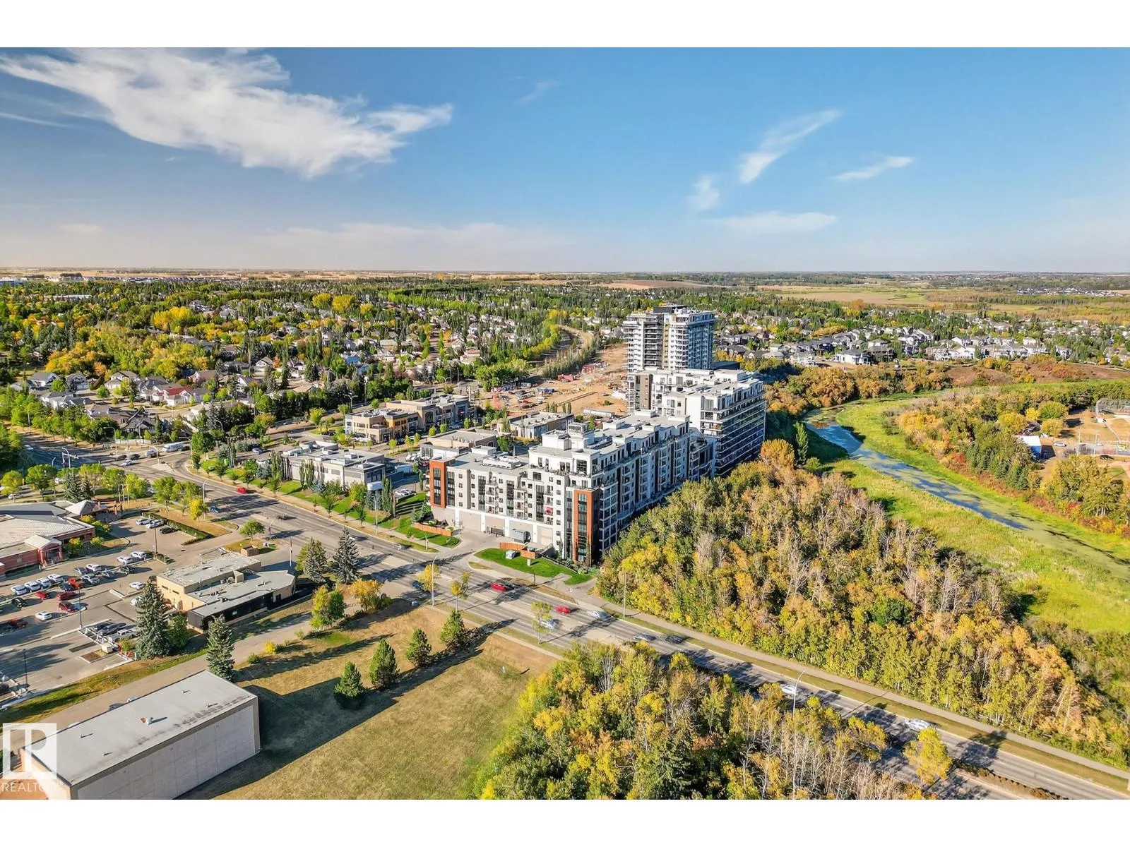 #418 200 BELLEROSE DR