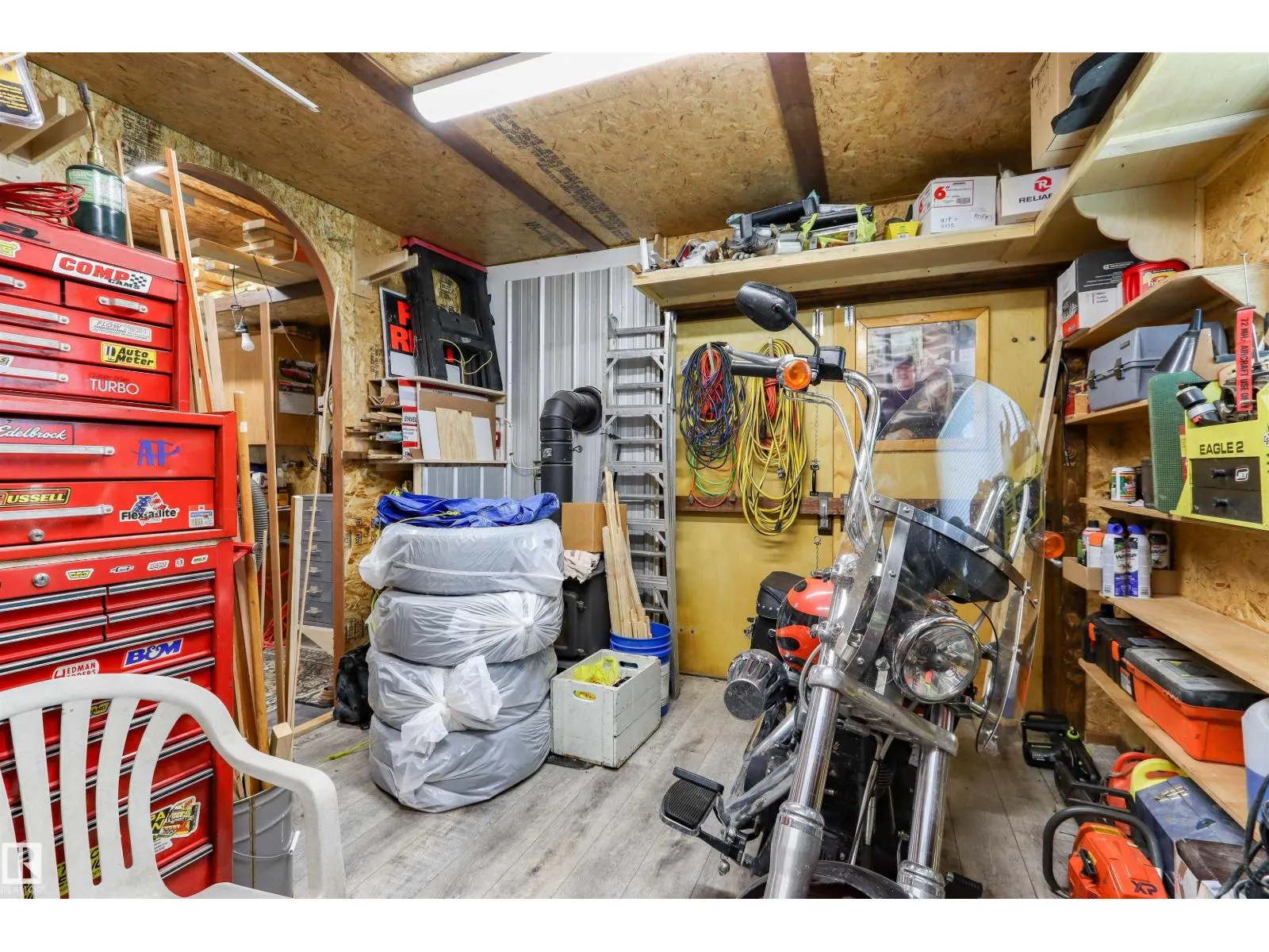 4836 A 53 AVE & 4836 B 53 AV