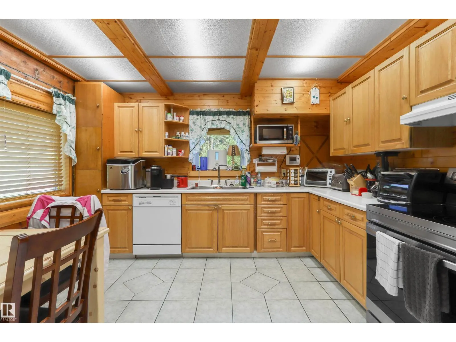 4836 A 53 AVE & 4836 B 53 AV
