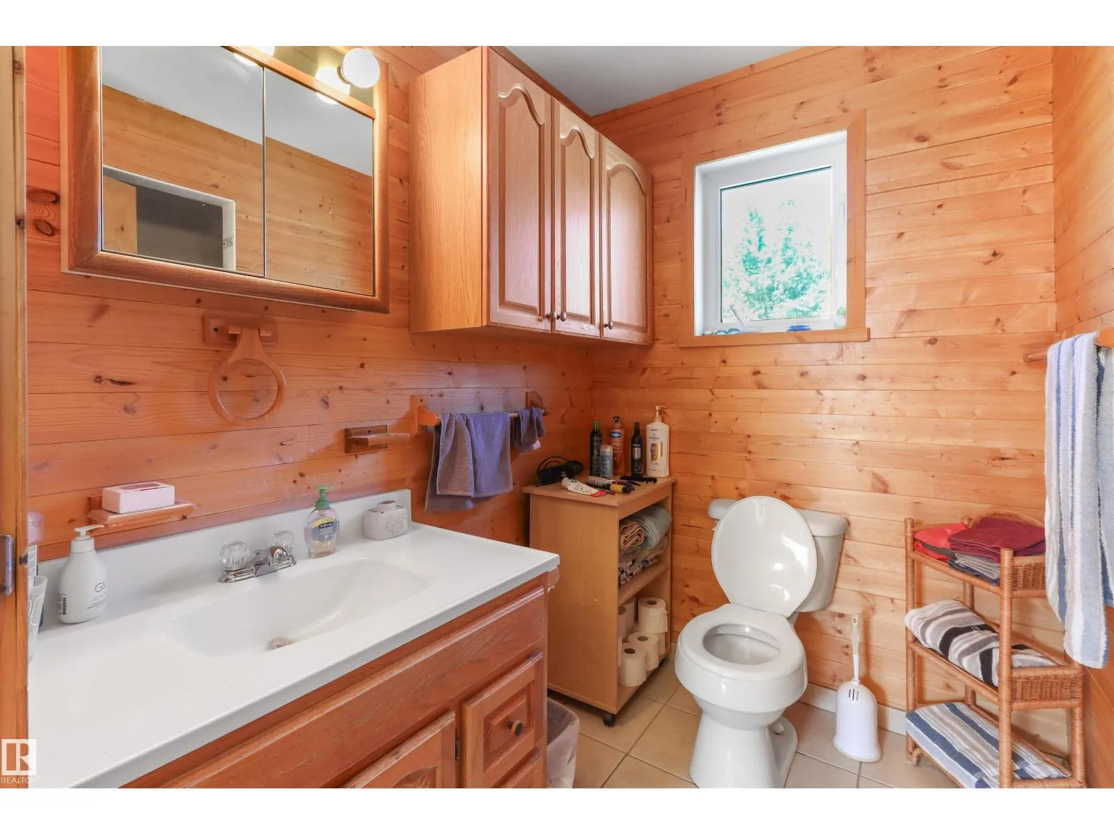 4836 A 53 AVE & 4836 B 53 AV