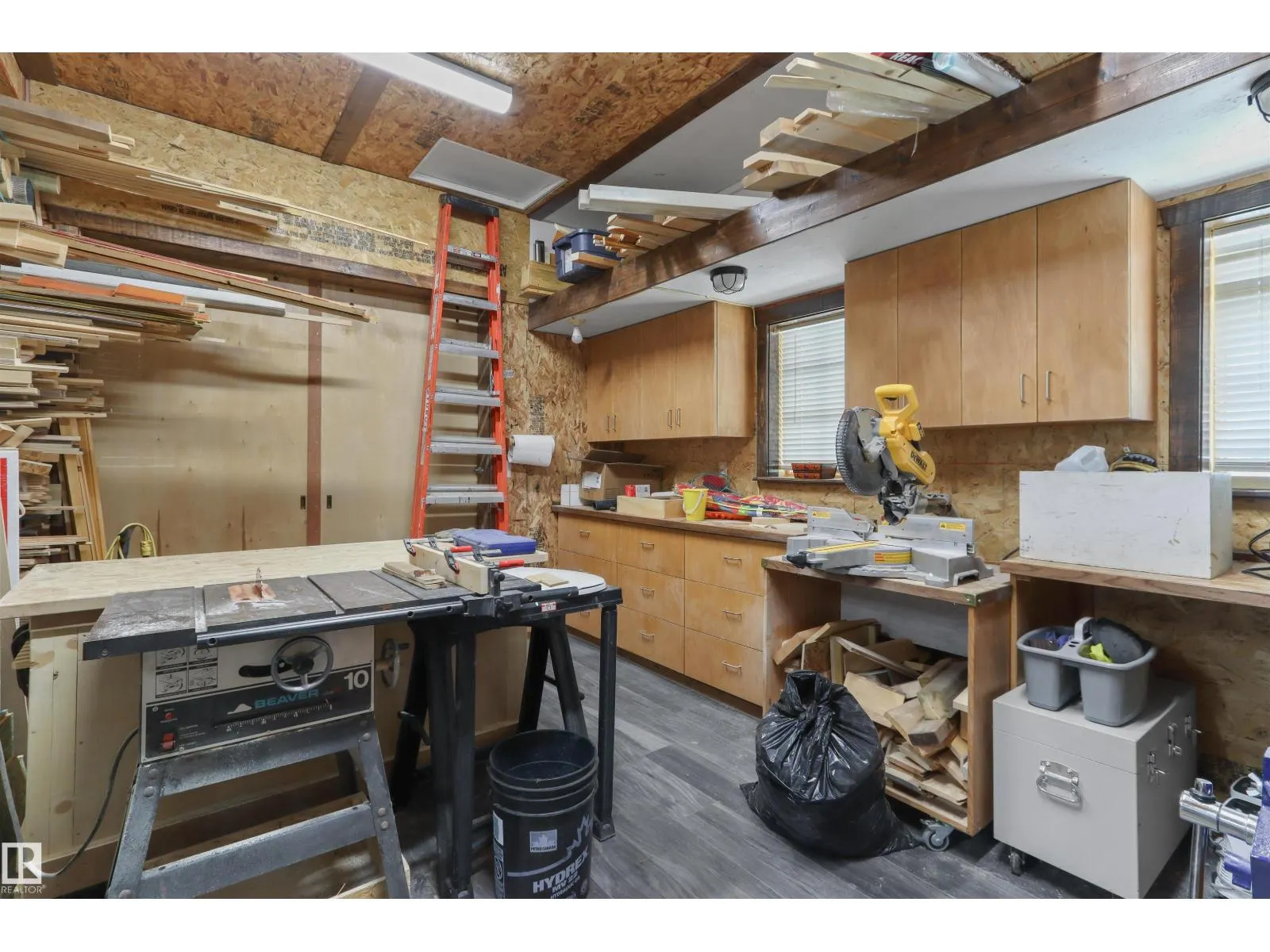 4836 A 53 AVE & 4836 B 53 AV