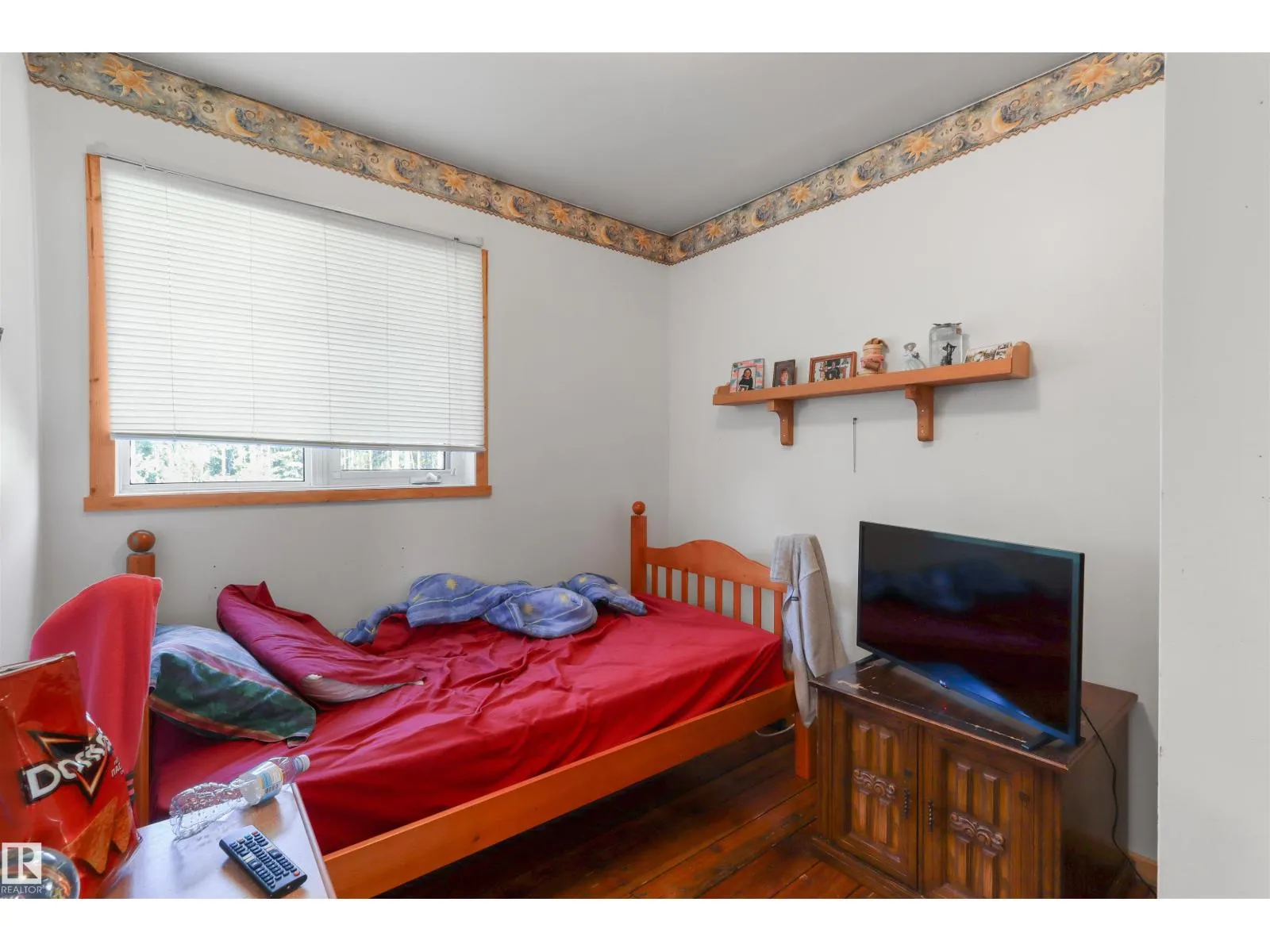 4836 A 53 AVE & 4836 B 53 AV