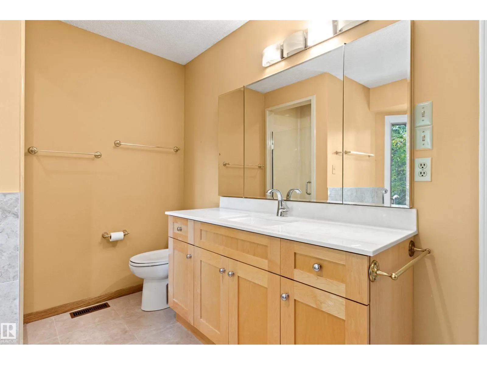 453 ROONEY CR NW