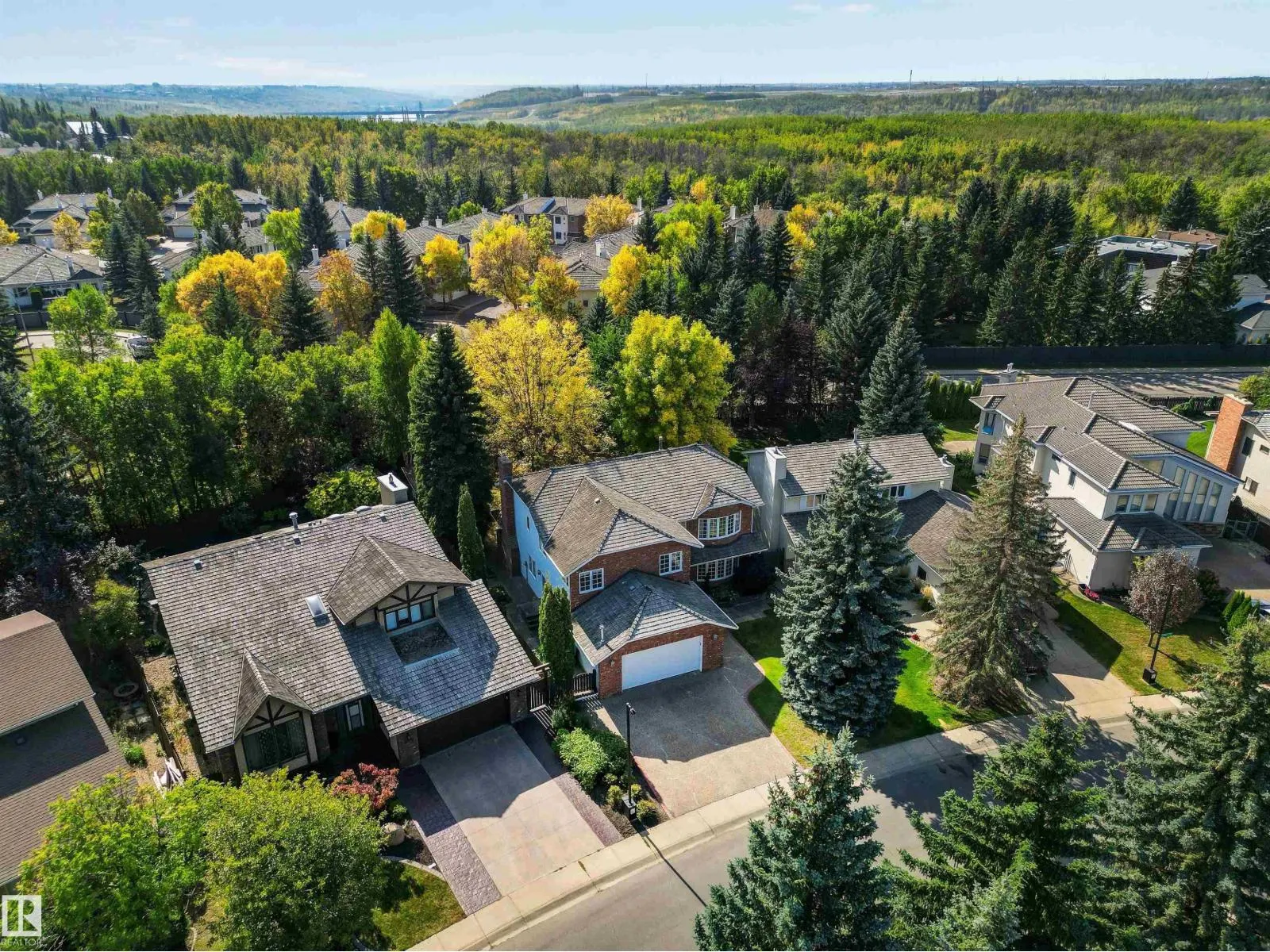 453 ROONEY CR NW