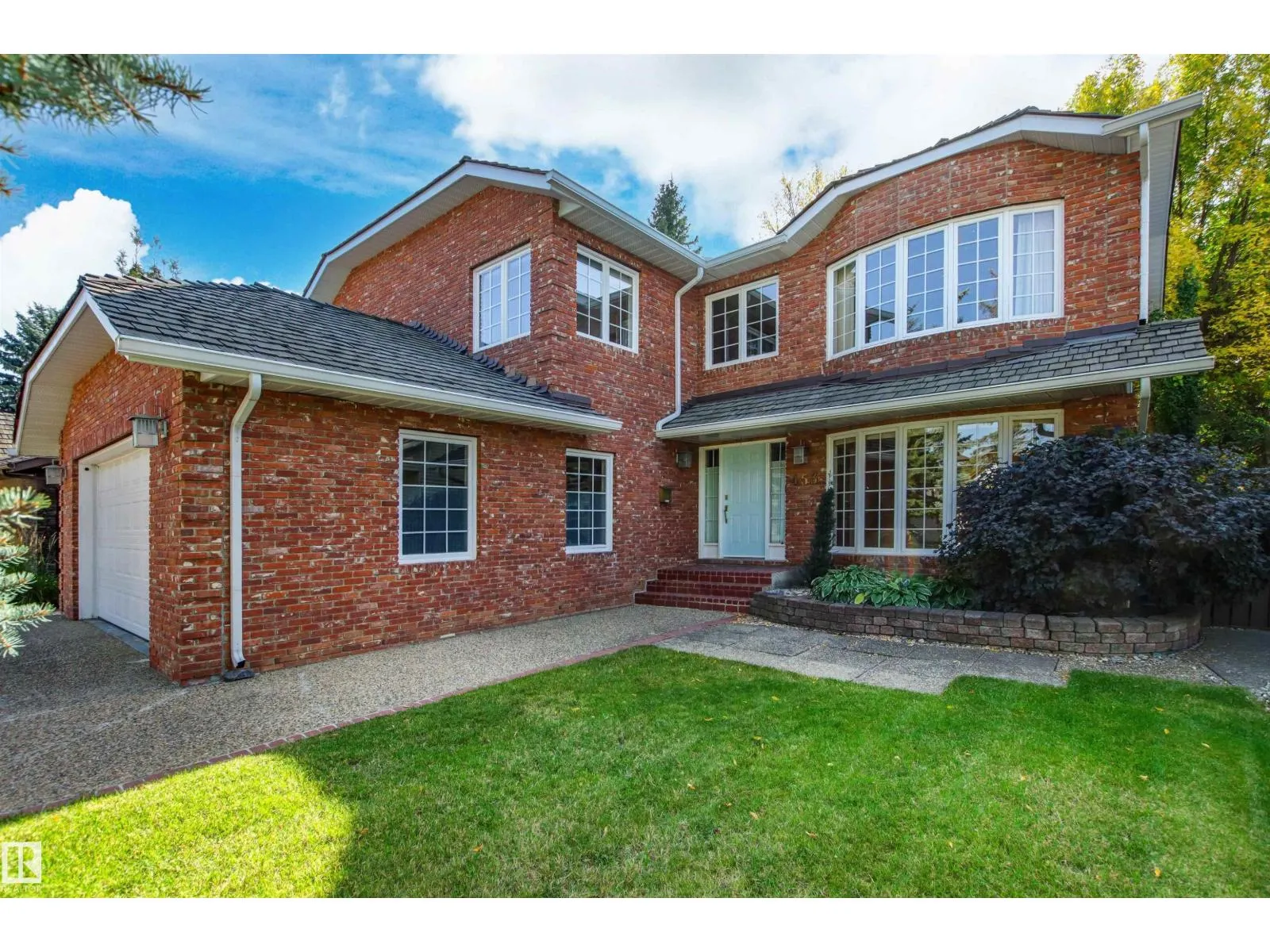453 ROONEY CR NW