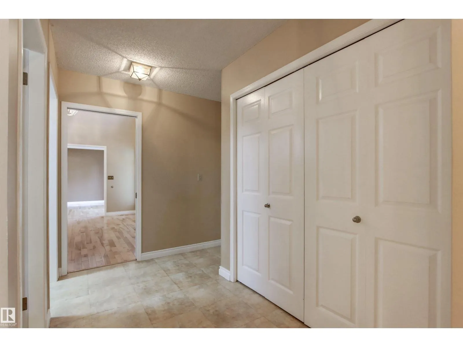 453 ROONEY CR NW