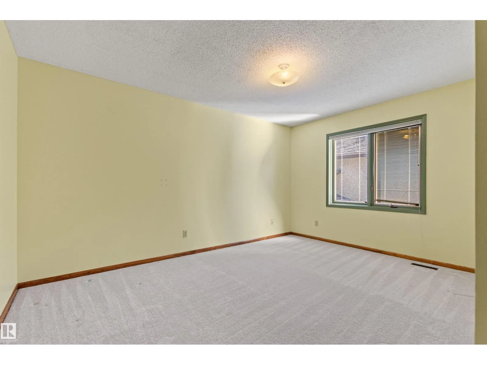 453 ROONEY CR NW
