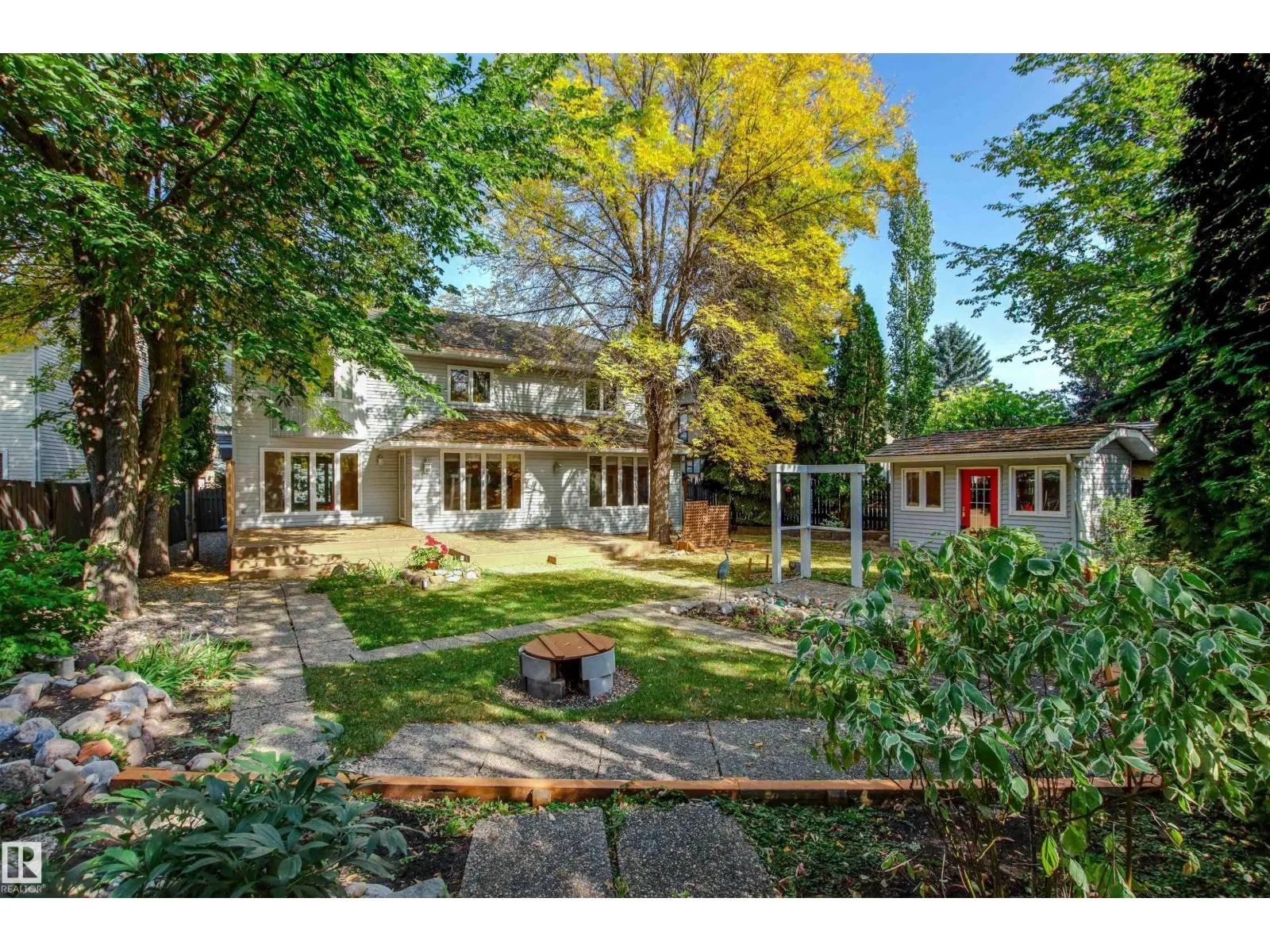 453 ROONEY CR NW