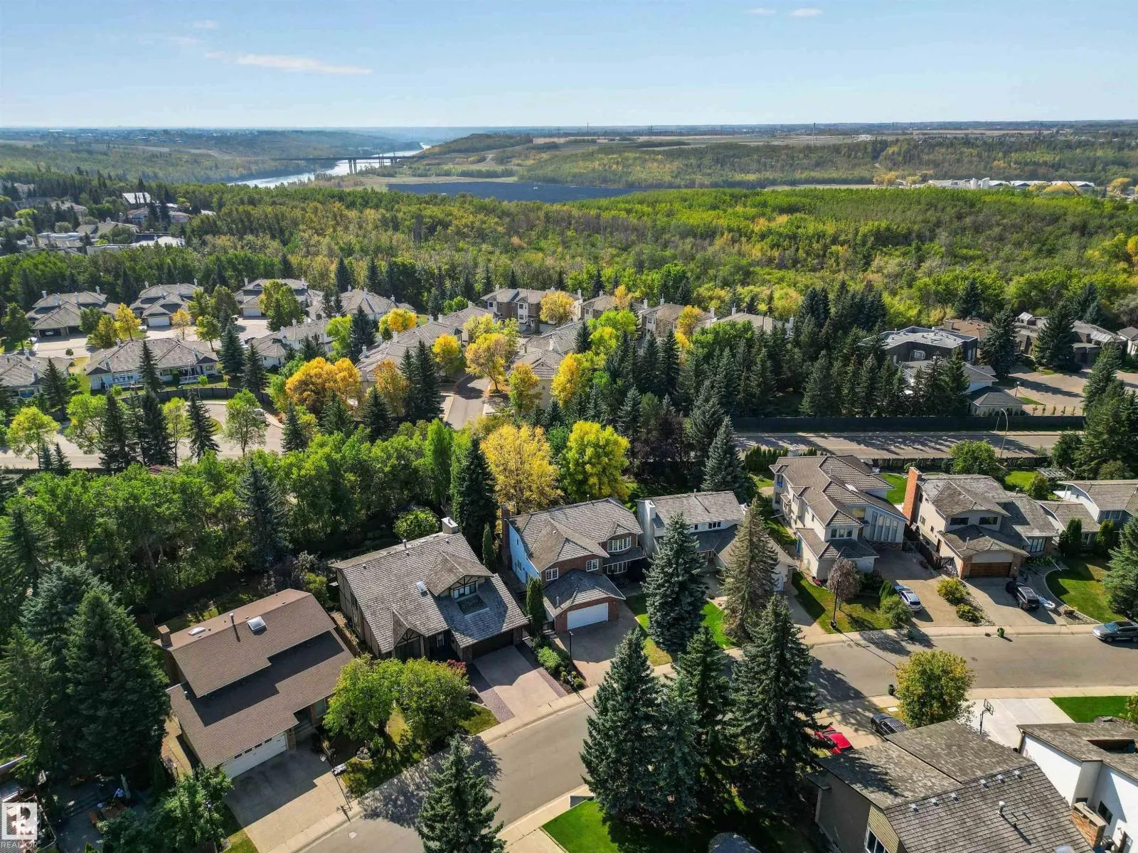 453 ROONEY CR NW