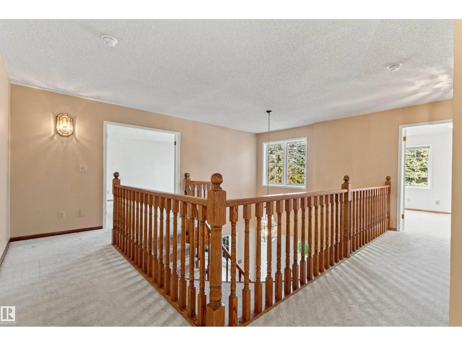 453 ROONEY CR NW
