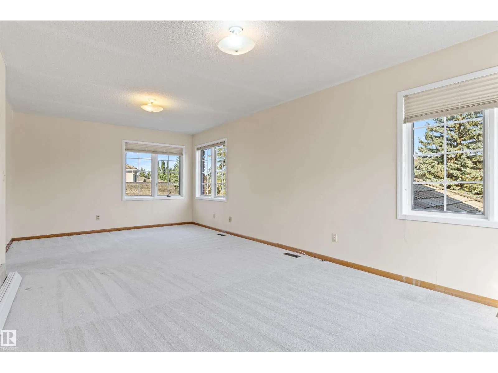 453 ROONEY CR NW