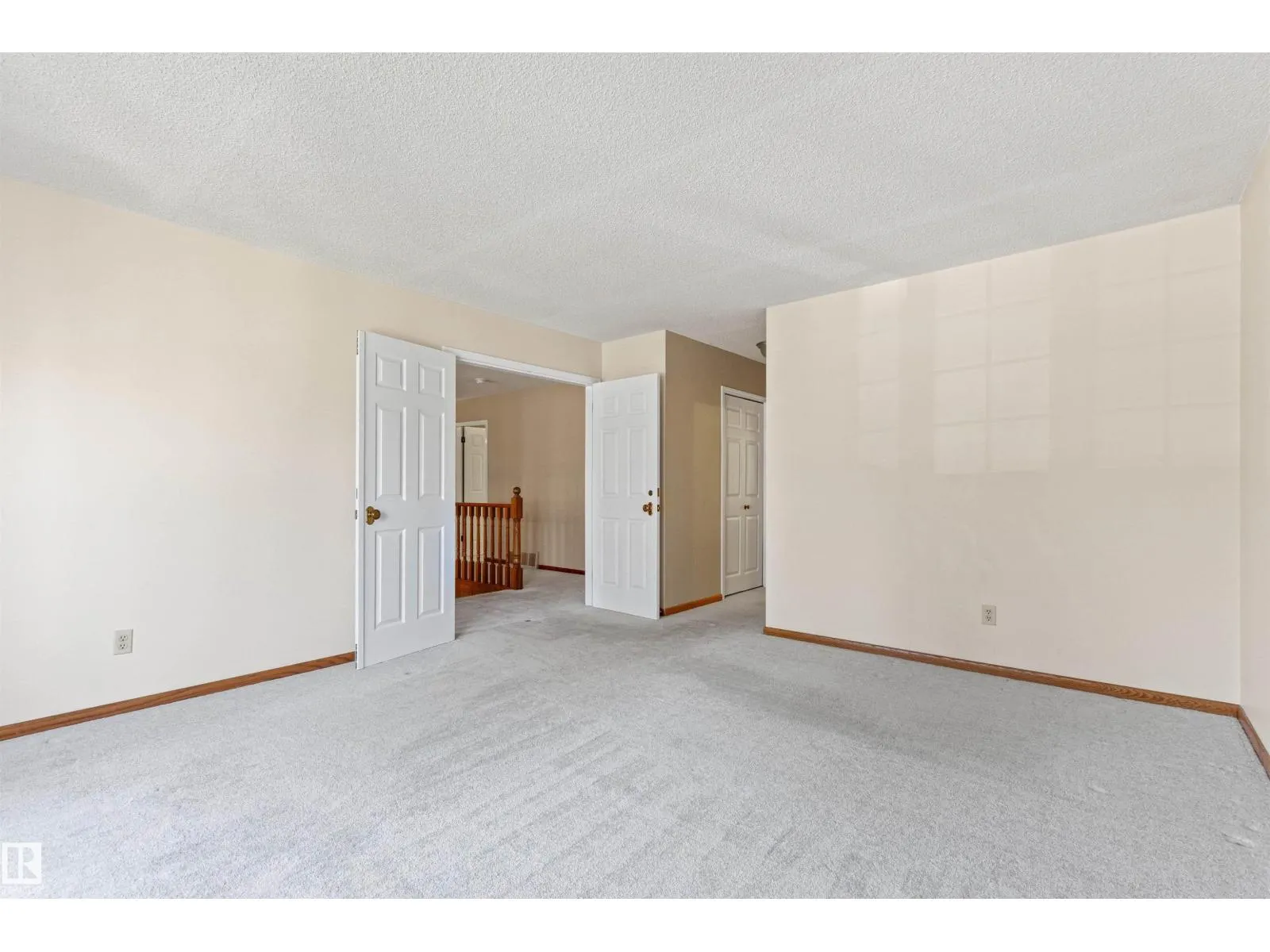 453 ROONEY CR NW