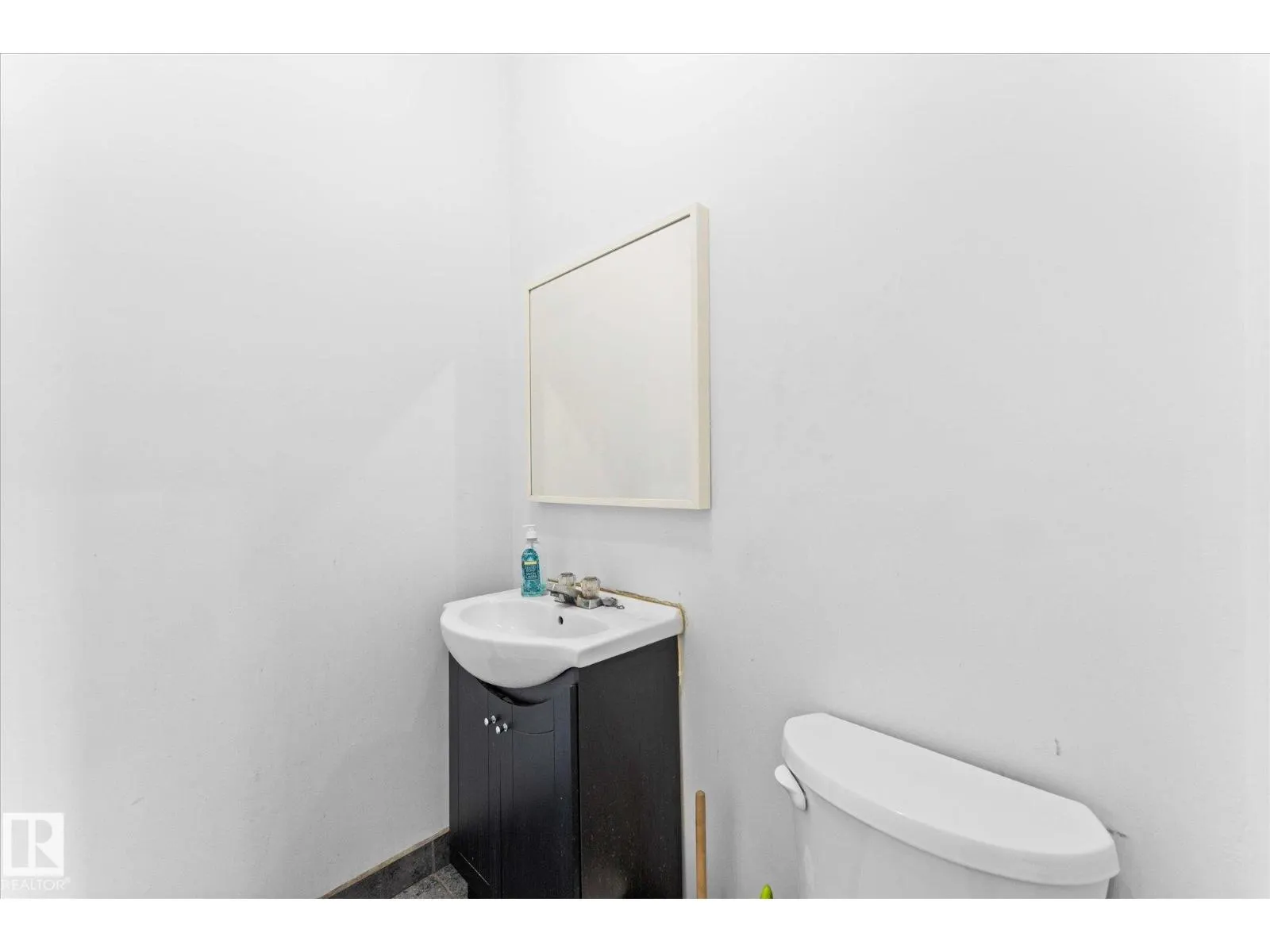 9613 62 AV NW