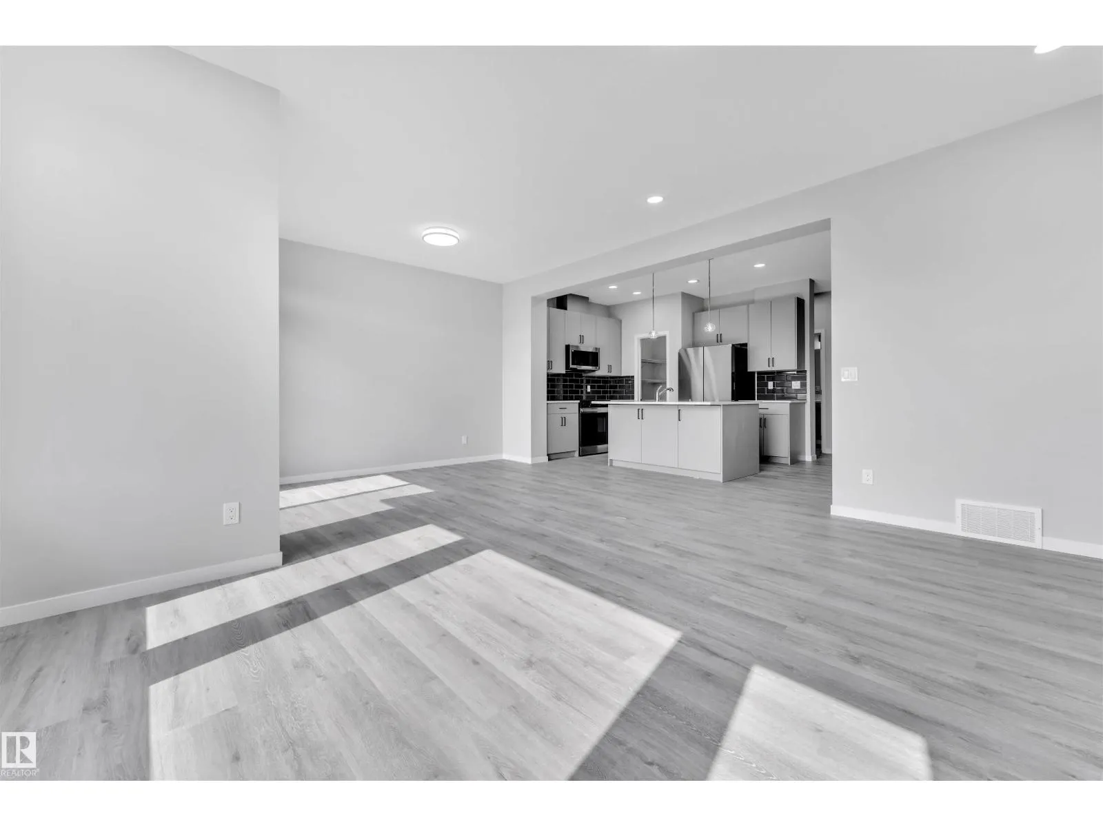 16832 49 ST NW