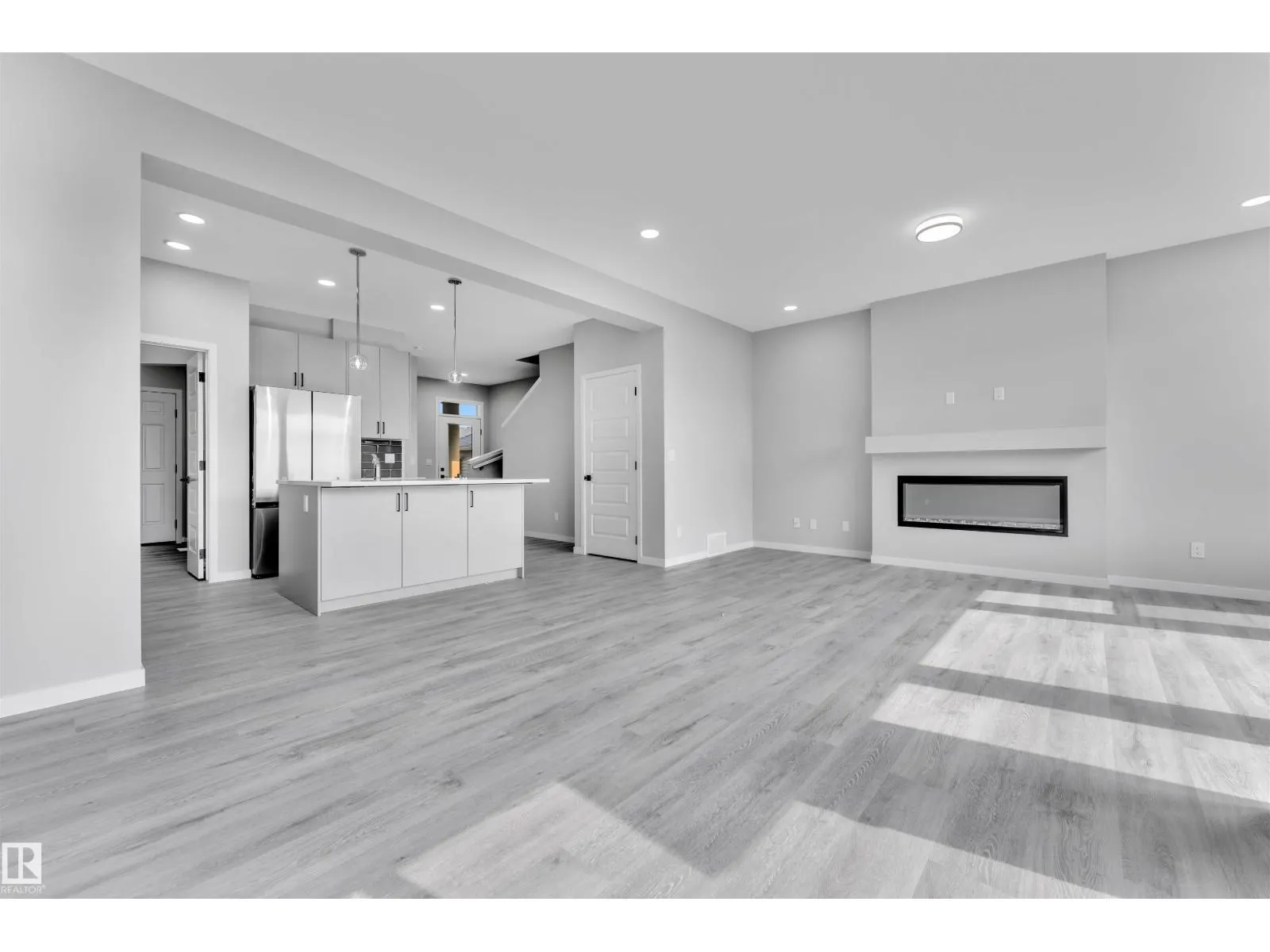 16832 49 ST NW