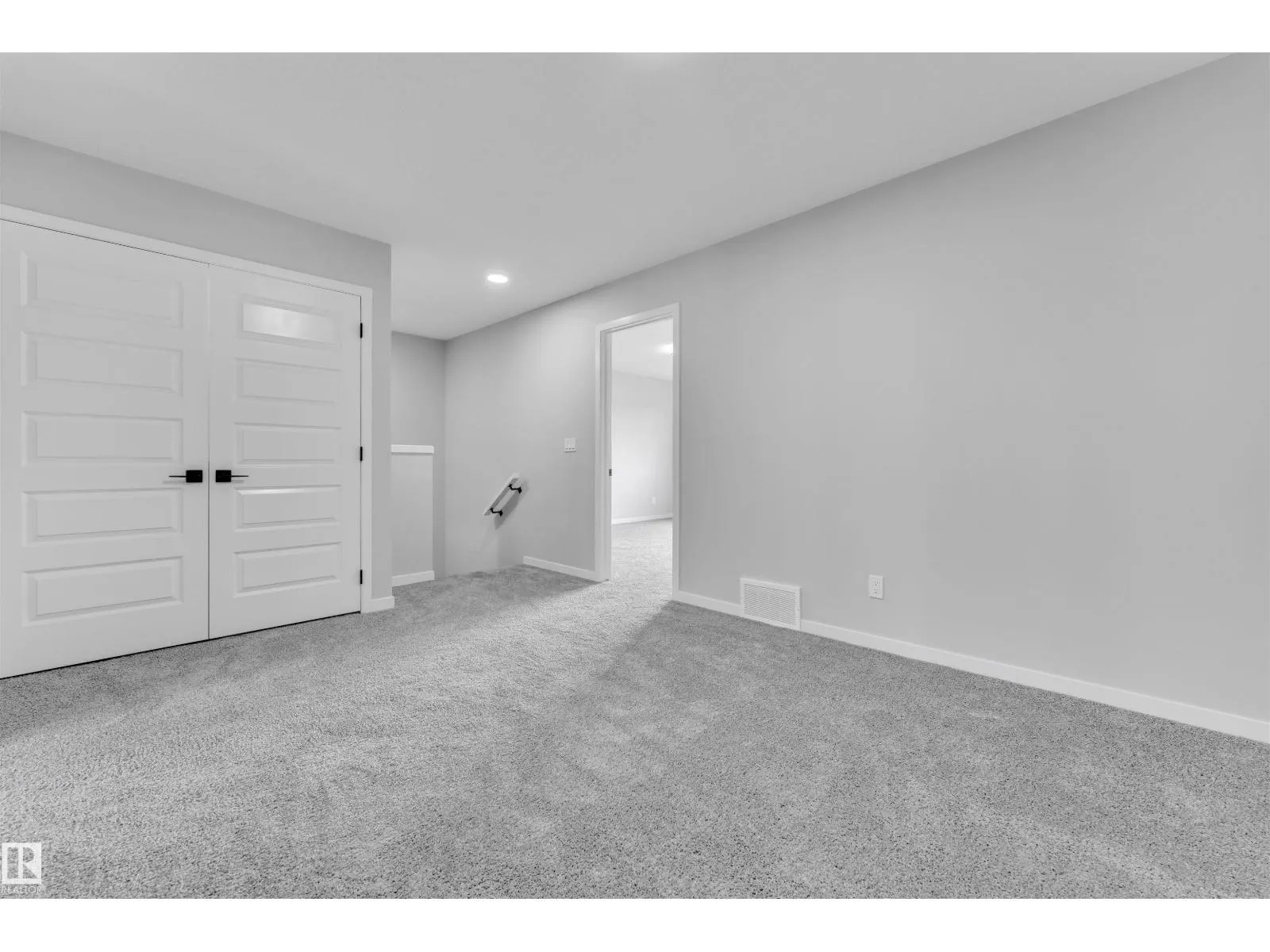 16832 49 ST NW