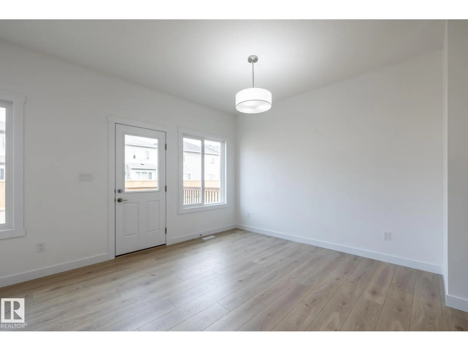 1933 209A ST NW