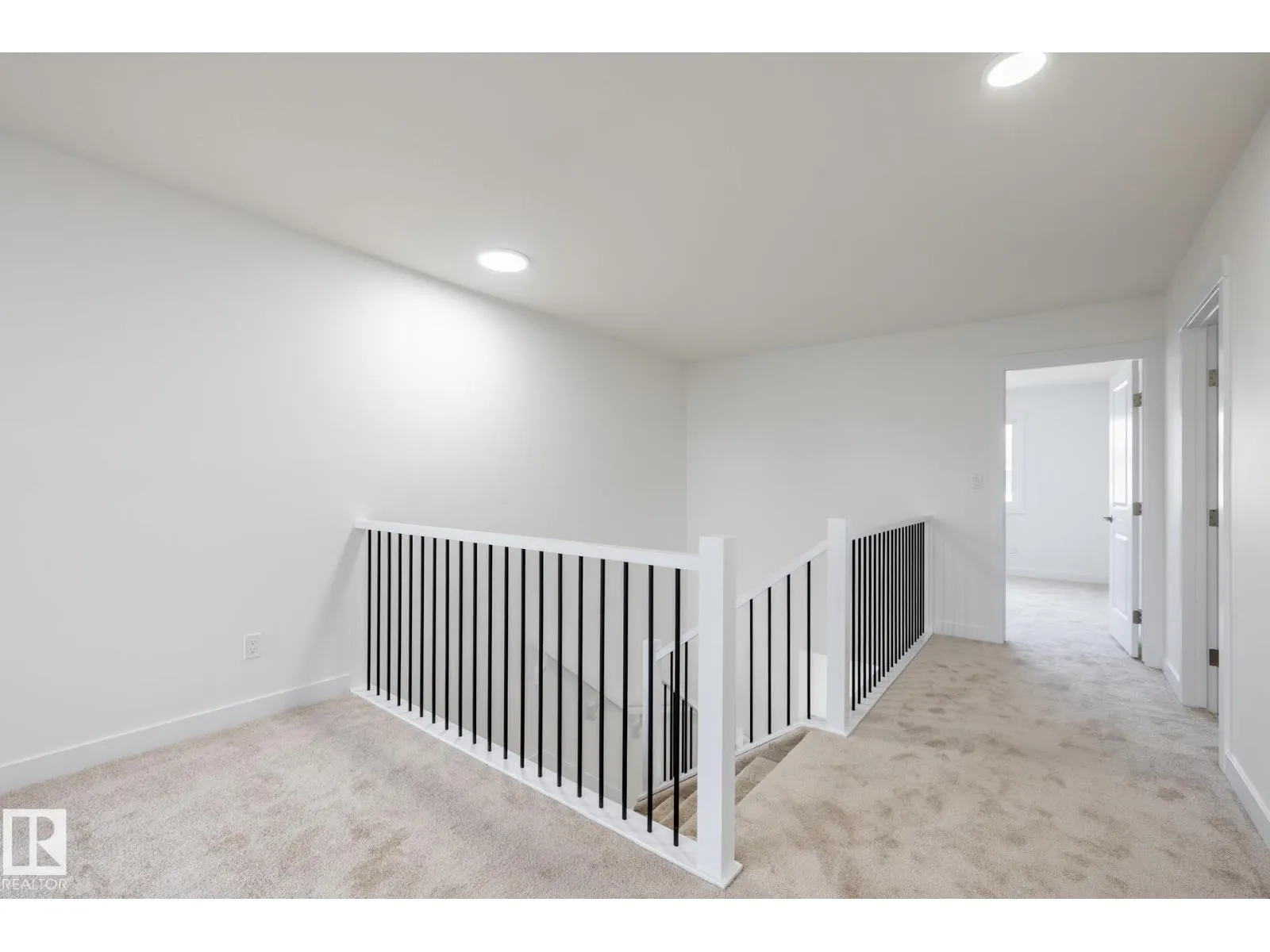 1933 209A ST NW