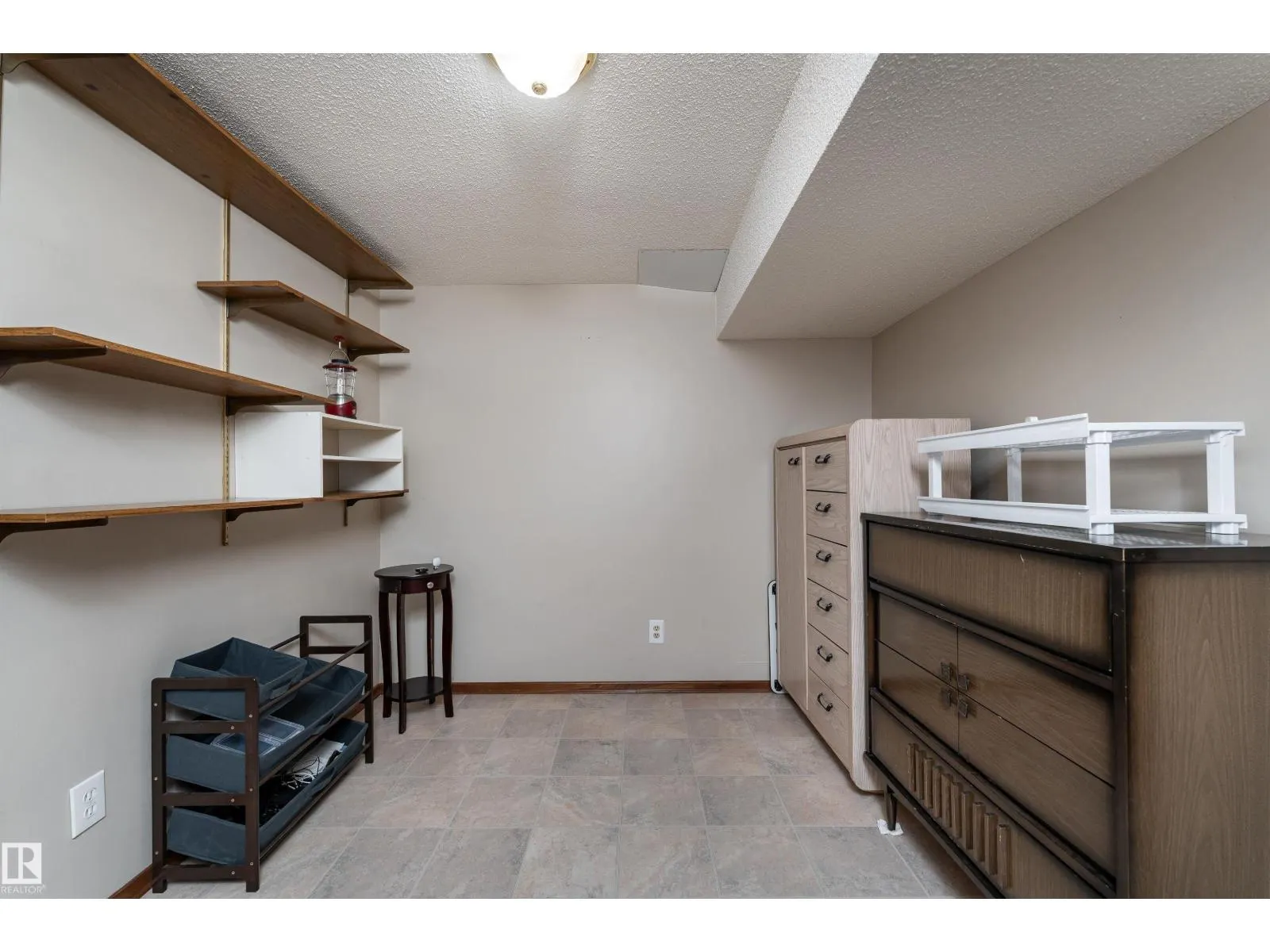 12904 86 ST NW