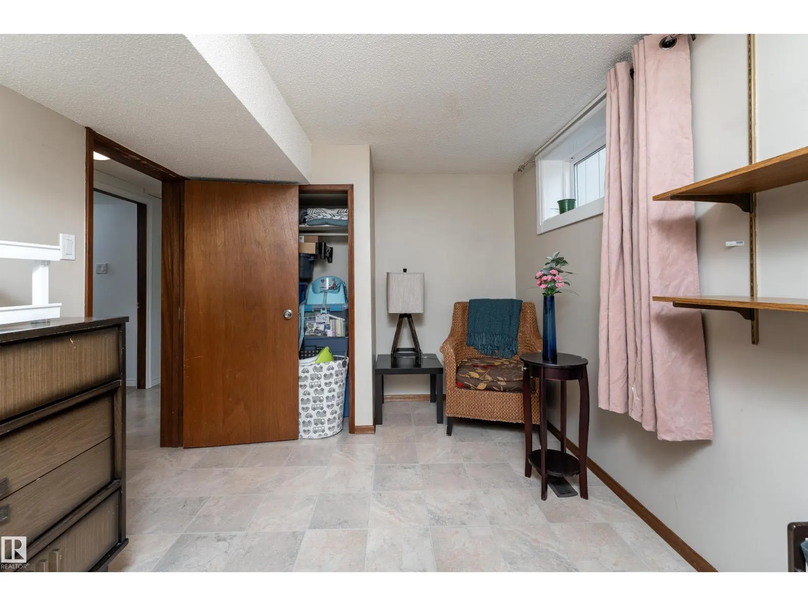 12904 86 ST NW