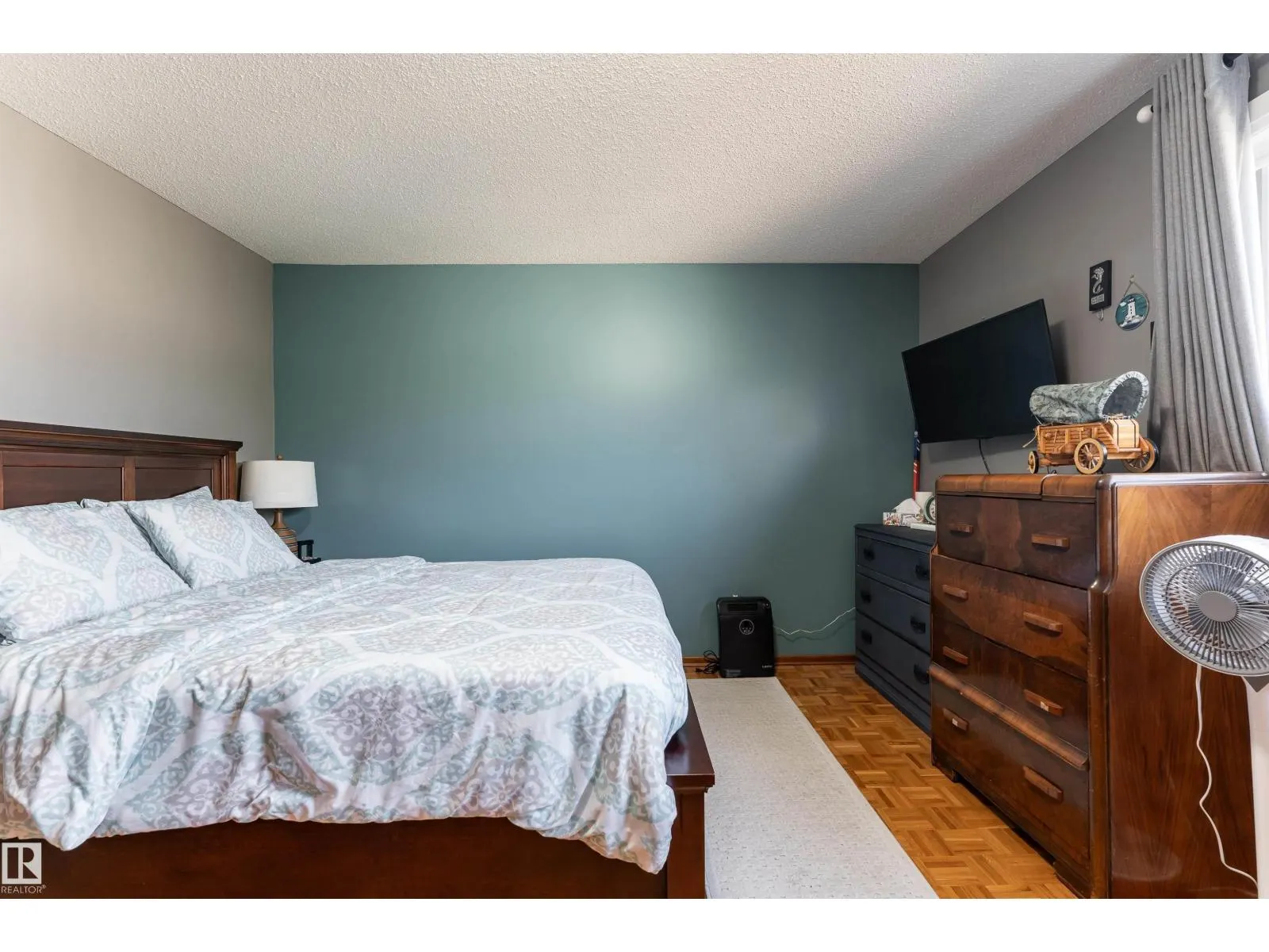 12904 86 ST NW