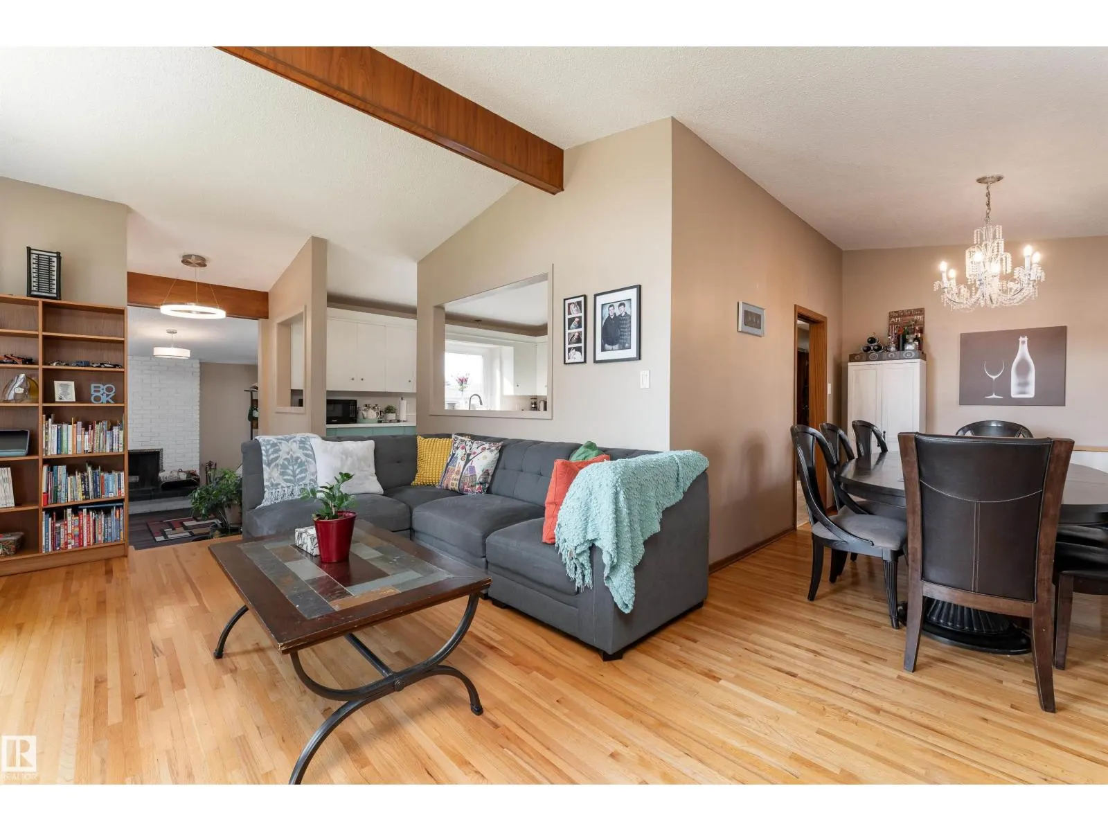 12904 86 ST NW