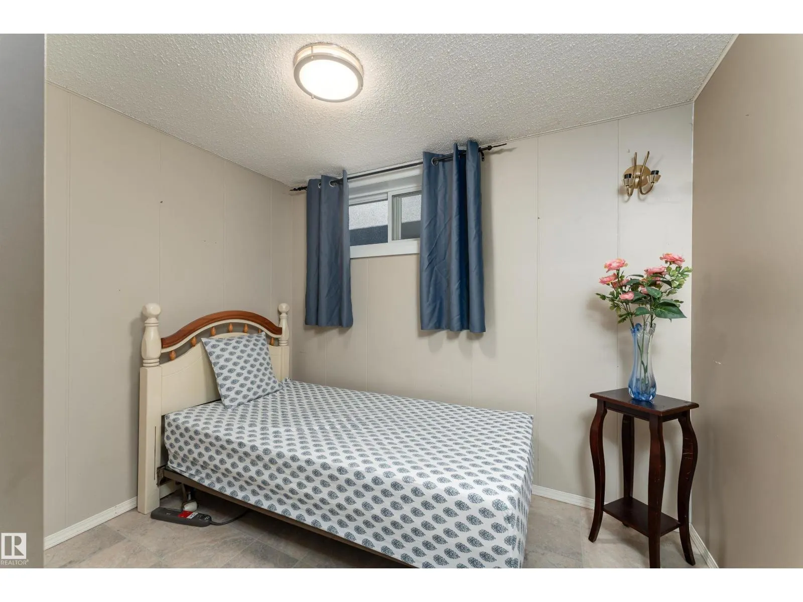 12904 86 ST NW