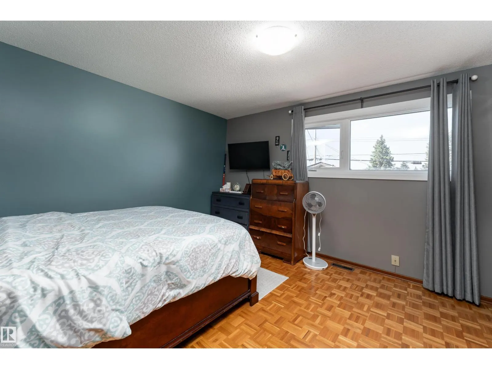 12904 86 ST NW